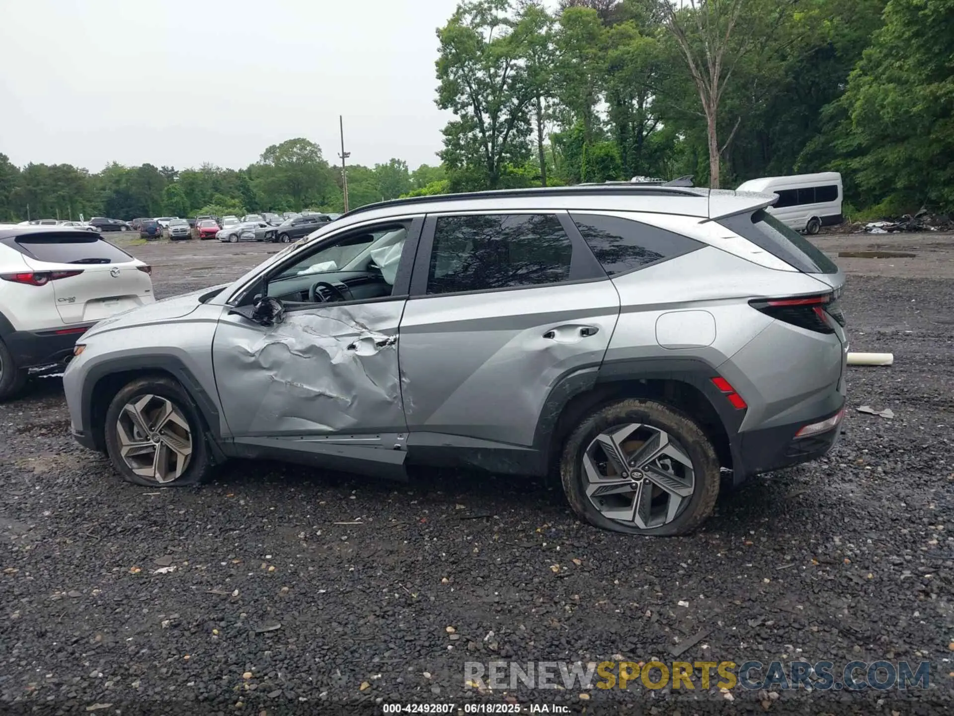 14 fotografías del automóvil dañado 5NMJFCDE8RH389669 HYUNDAI TUCSON 2024