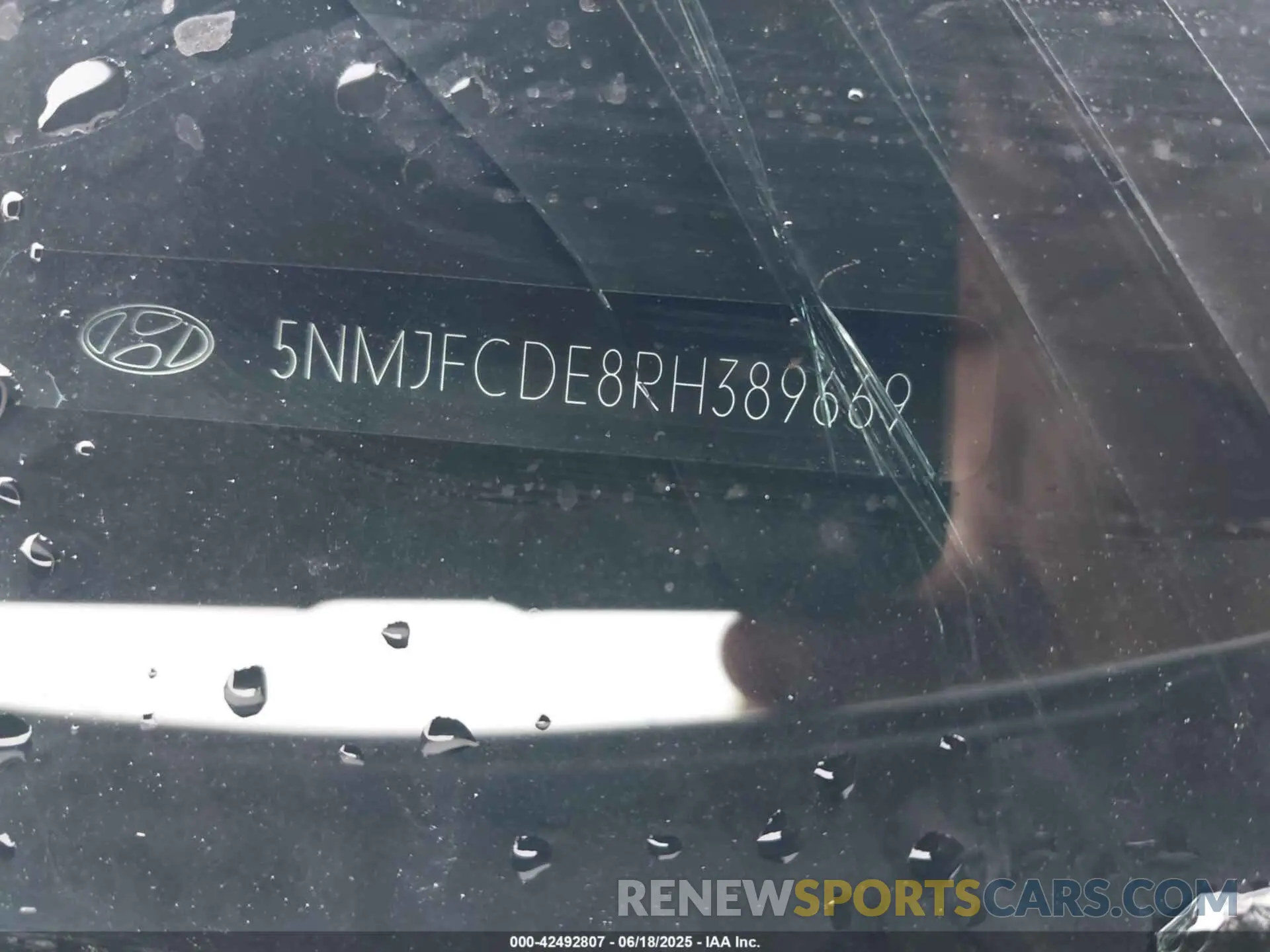 17 fotografías del automóvil dañado 5NMJFCDE8RH389669 HYUNDAI TUCSON 2024