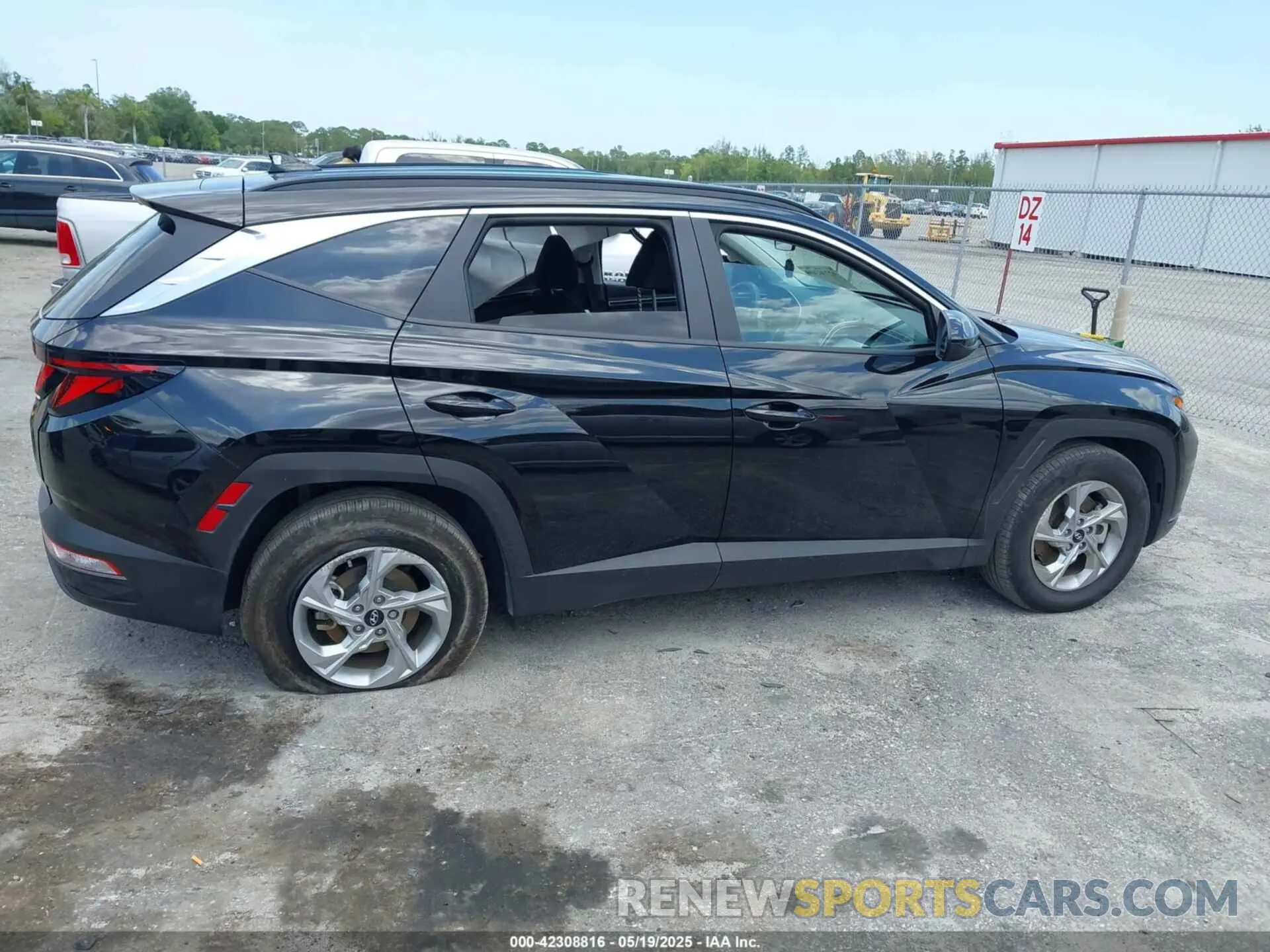 14 fotografías del automóvil dañado KM8JB3DE8RU350306 HYUNDAI TUCSON 2024