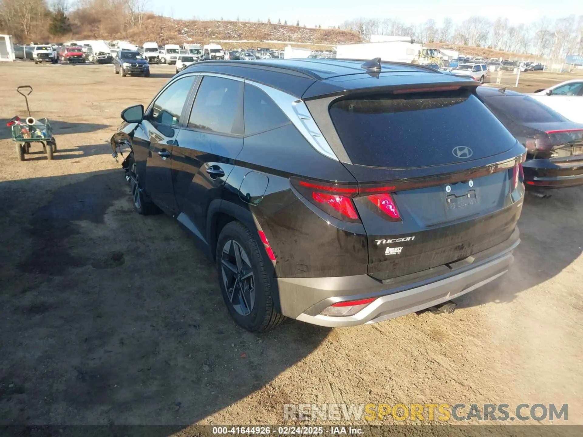3 fotografías del automóvil dañado 3KMJBCDE3SE003844 HYUNDAI TUCSON 2025