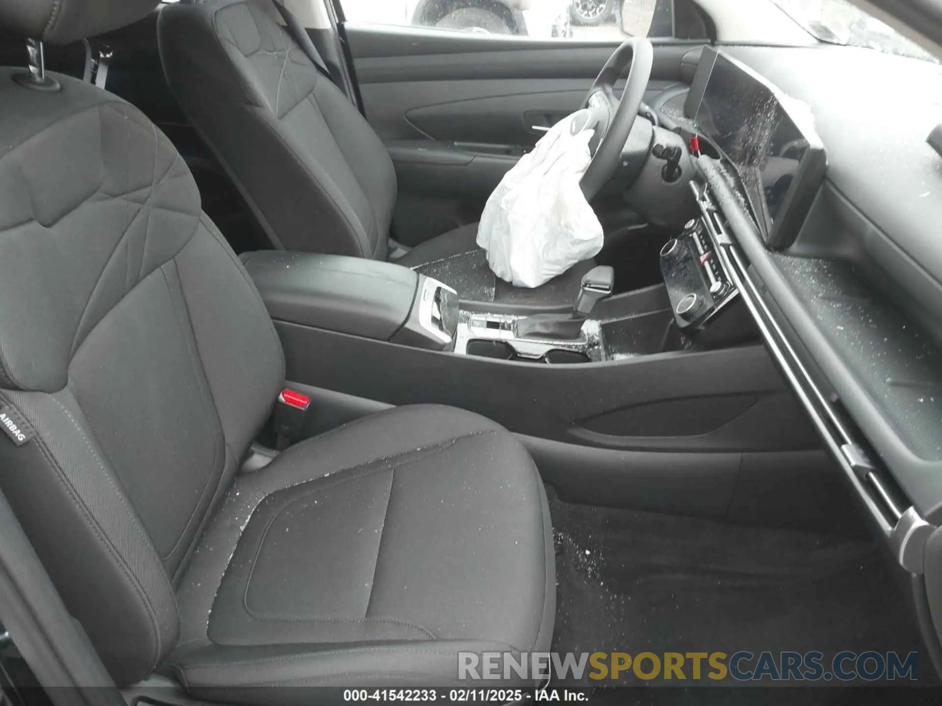 5 fotografías del automóvil dañado 3KMJBCDE5SE005000 HYUNDAI TUCSON 2025