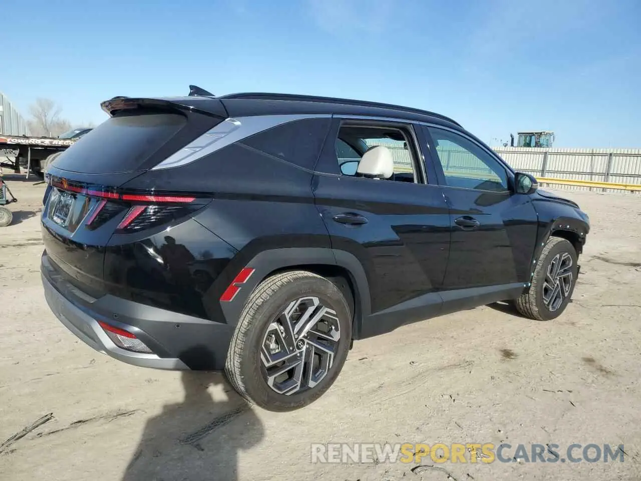 3 fotografías del automóvil dañado 3KMJE3DE9SE002267 HYUNDAI TUCSON 2025