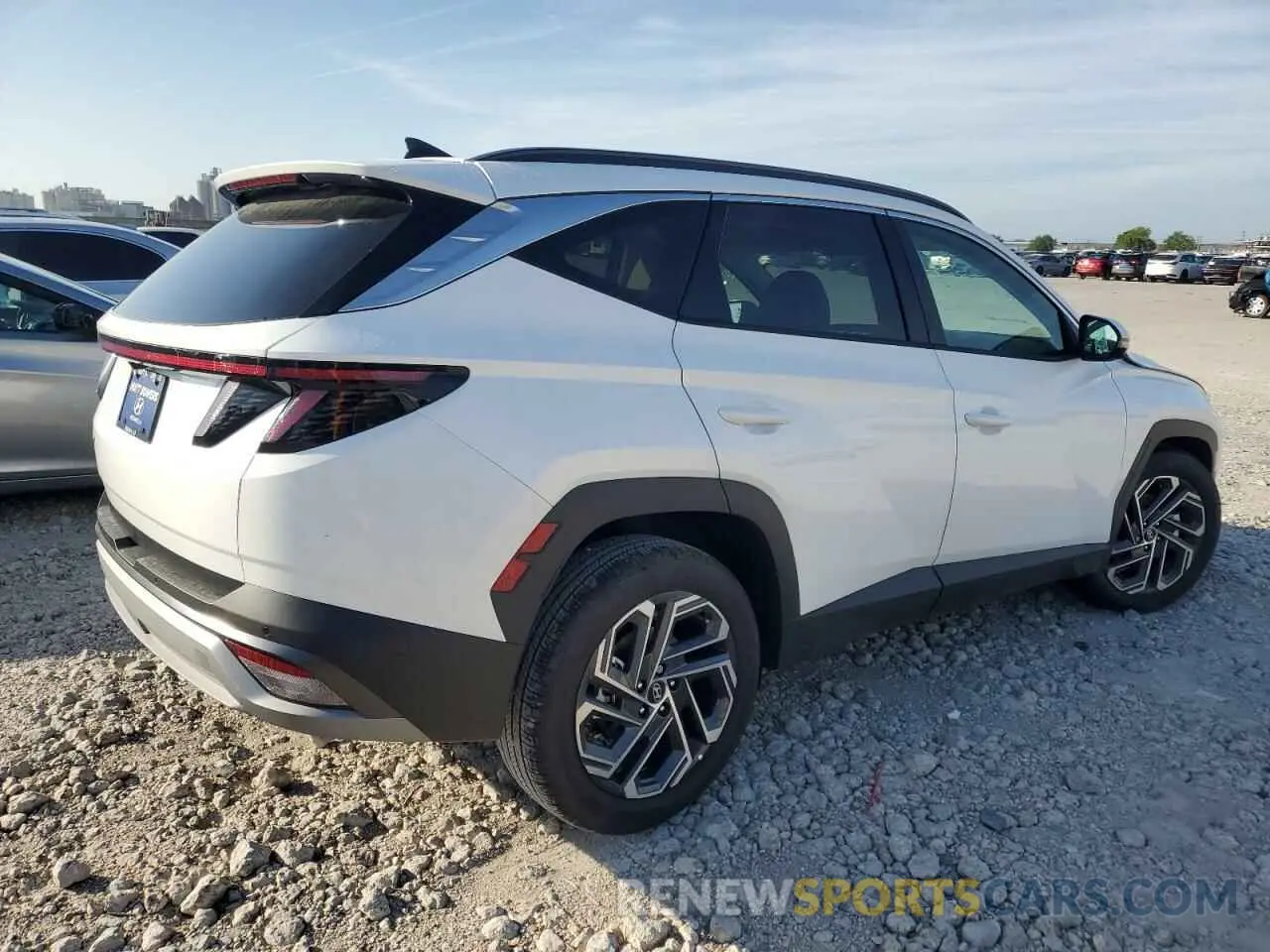3 fotografías del automóvil dañado 3KMJE3DE9SE018758 HYUNDAI TUCSON 2025