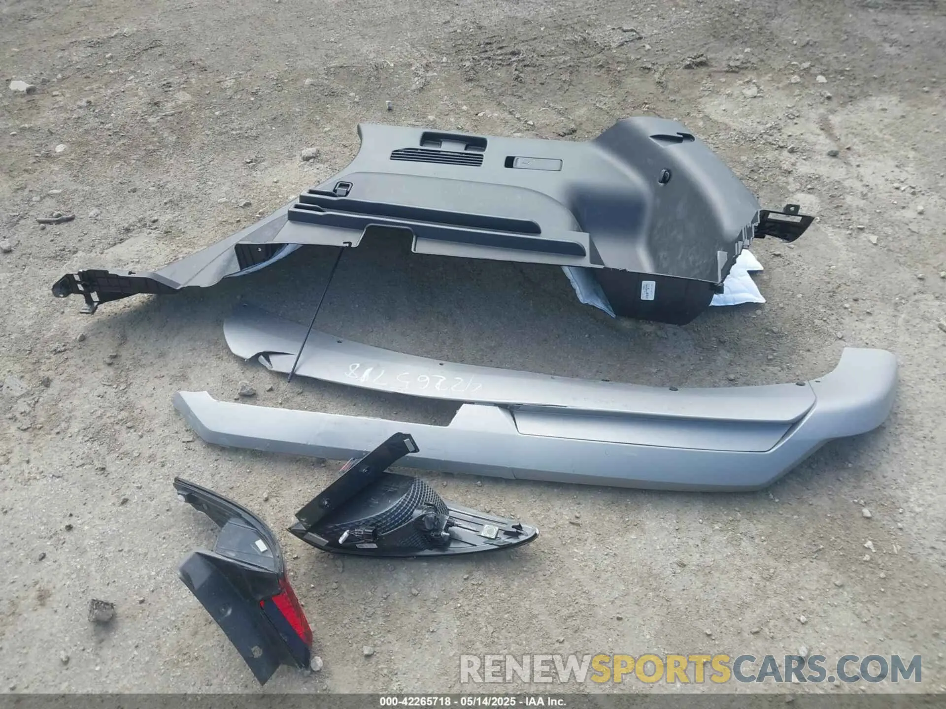 12 fotografías del automóvil dañado 5NMJA3DE0SH454941 HYUNDAI TUCSON 2025