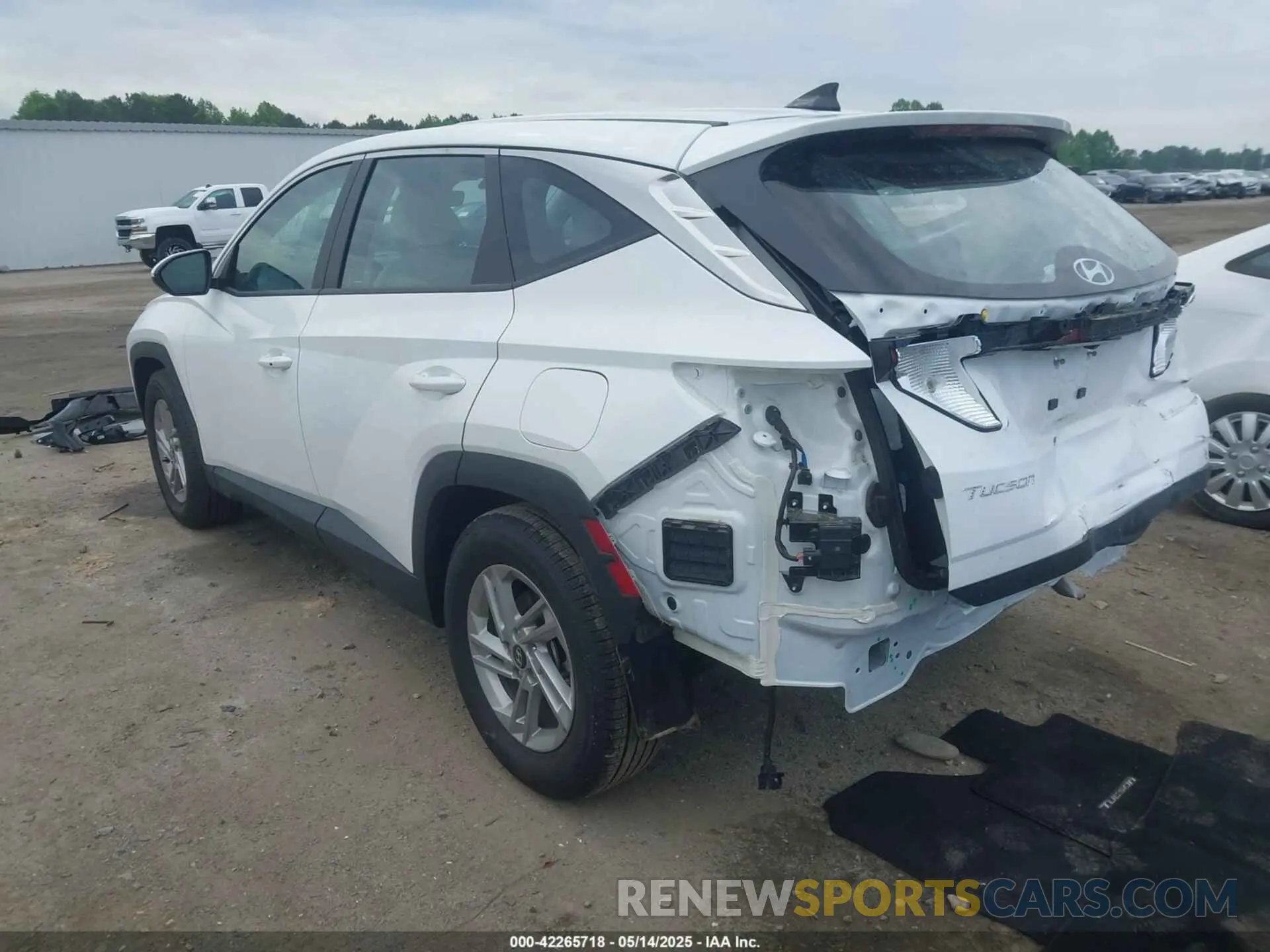 3 fotografías del automóvil dañado 5NMJA3DE0SH454941 HYUNDAI TUCSON 2025
