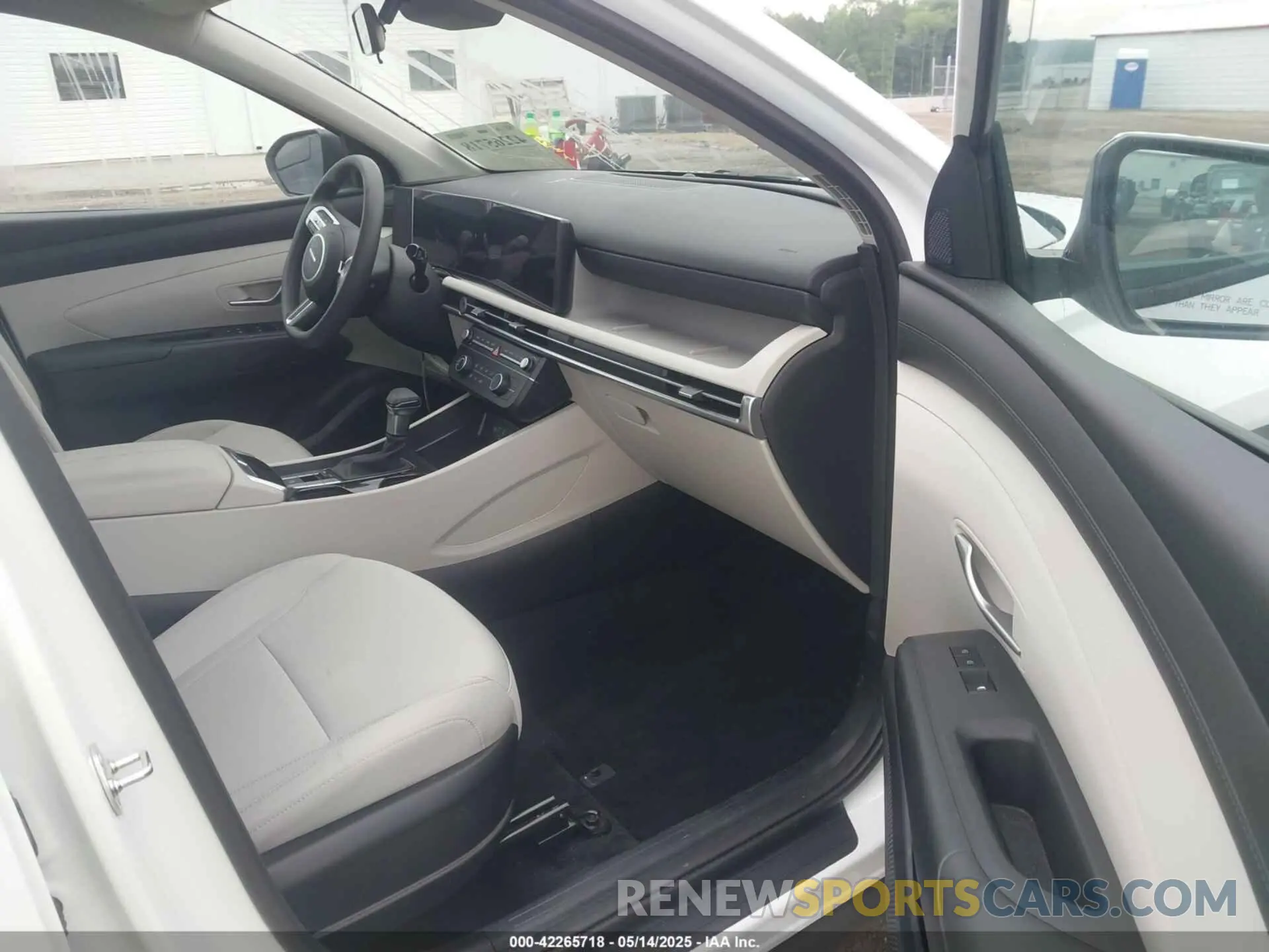 5 fotografías del automóvil dañado 5NMJA3DE0SH454941 HYUNDAI TUCSON 2025