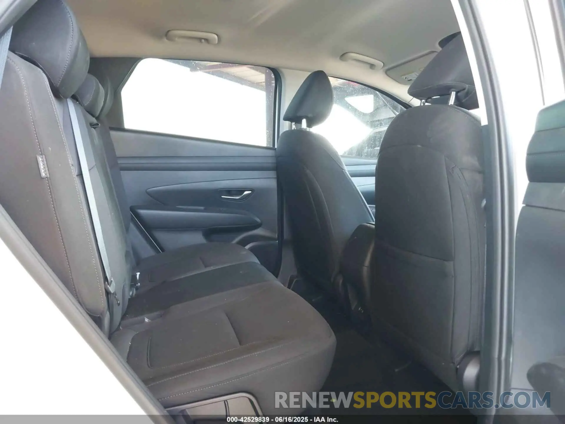 8 fotografías del automóvil dañado 5NMJA3DE1SH475331 HYUNDAI TUCSON 2025