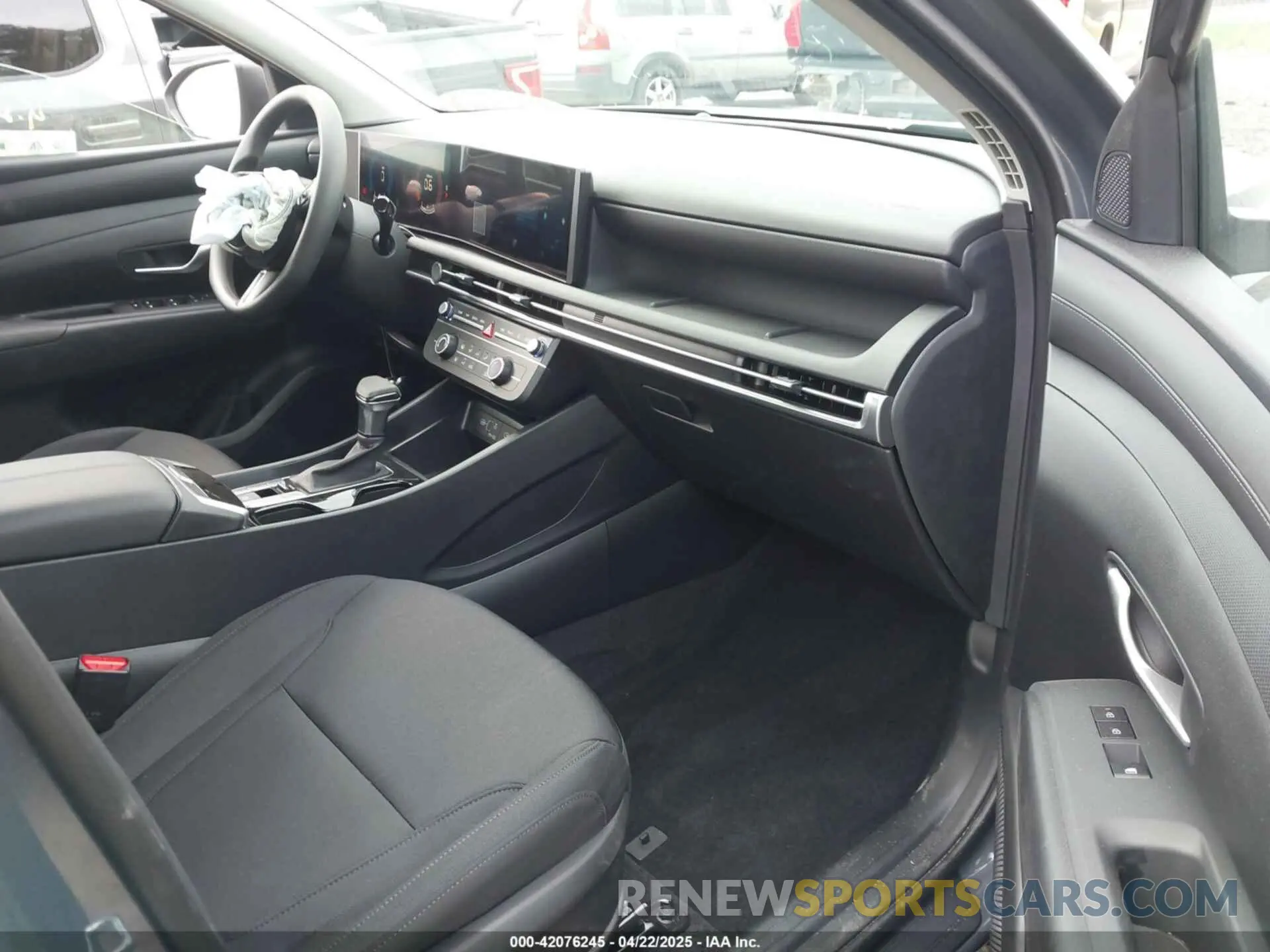 5 fotografías del automóvil dañado 5NMJA3DE6SH521672 HYUNDAI TUCSON 2025