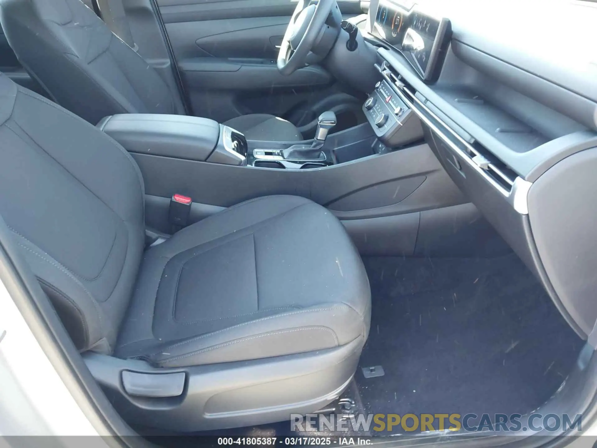 5 fotografías del automóvil dañado 5NMJA3DE9SH490059 HYUNDAI TUCSON 2025