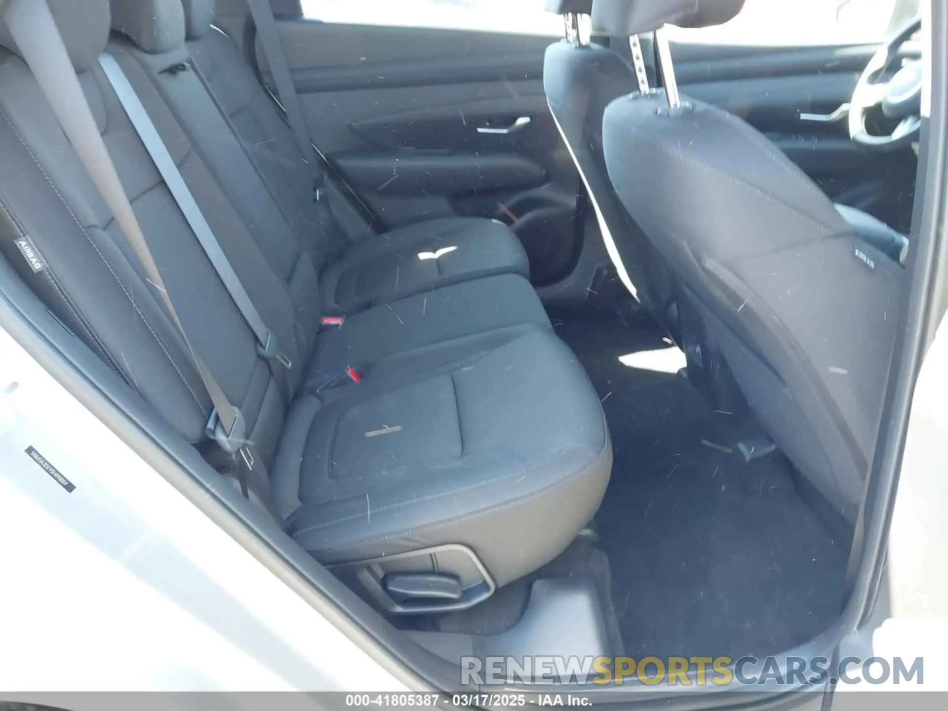 8 fotografías del automóvil dañado 5NMJA3DE9SH490059 HYUNDAI TUCSON 2025