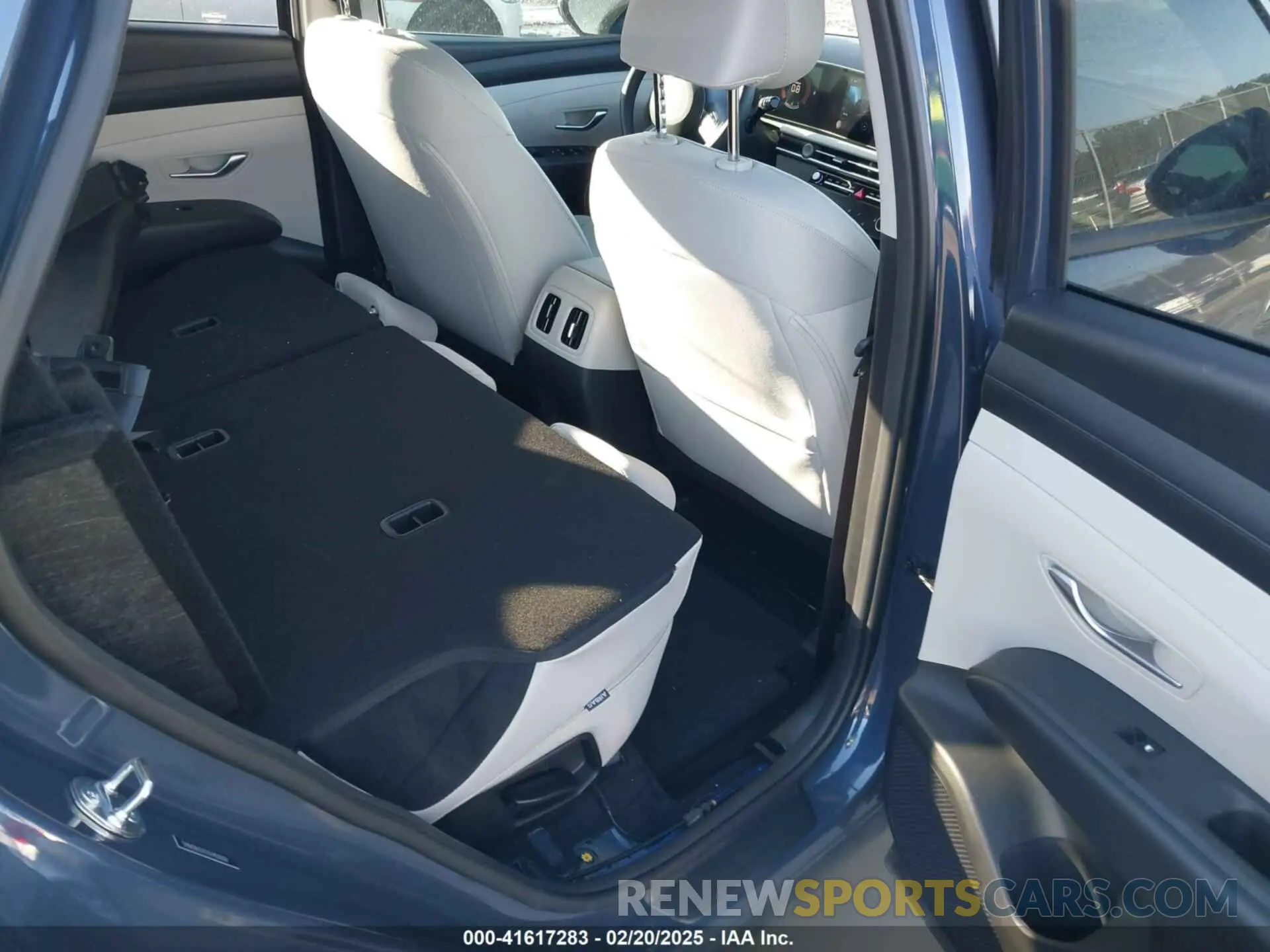 8 fotografías del automóvil dañado 5NMJB3DE0SH450000 HYUNDAI TUCSON 2025