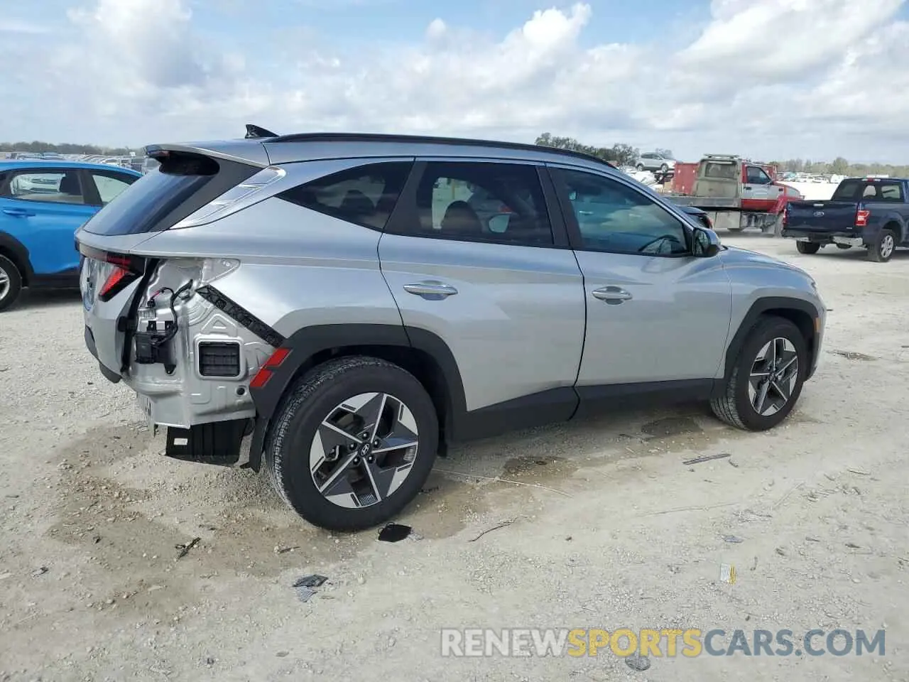 3 fotografías del automóvil dañado 5NMJB3DE5SH485017 HYUNDAI TUCSON 2025