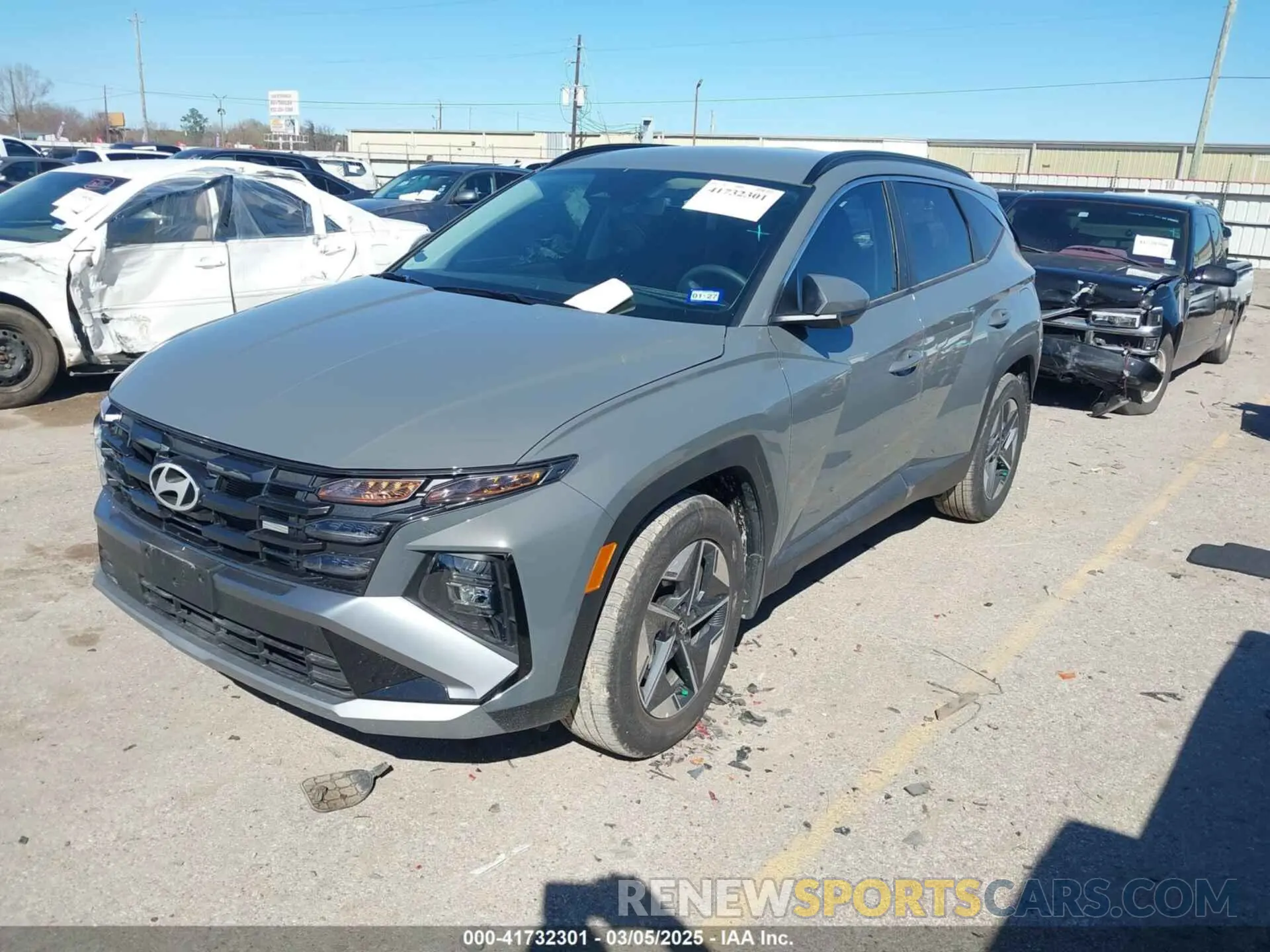 2 fotografías del automóvil dañado 5NMJB3DE7SH501802 HYUNDAI TUCSON 2025
