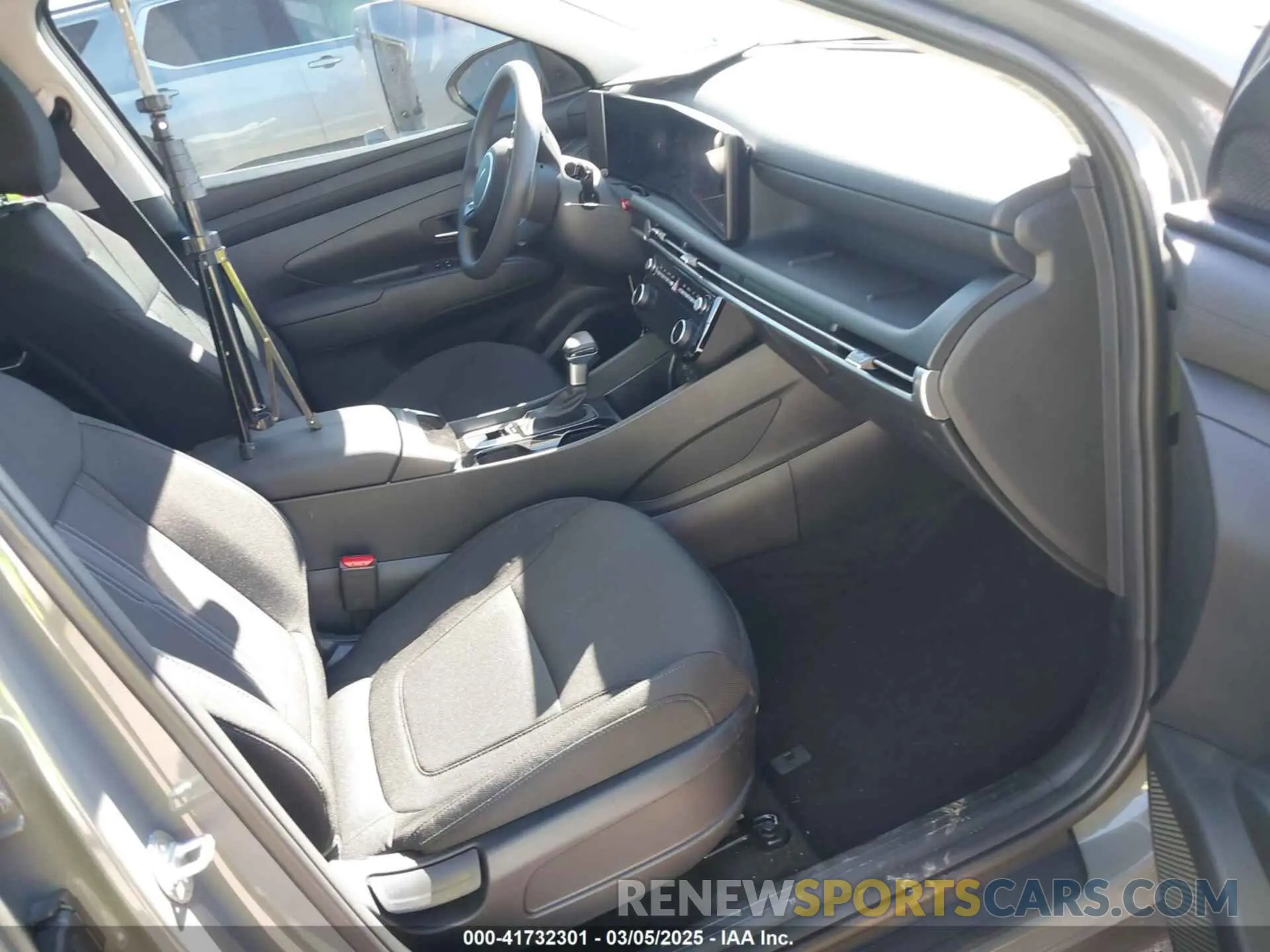 5 fotografías del automóvil dañado 5NMJB3DE7SH501802 HYUNDAI TUCSON 2025