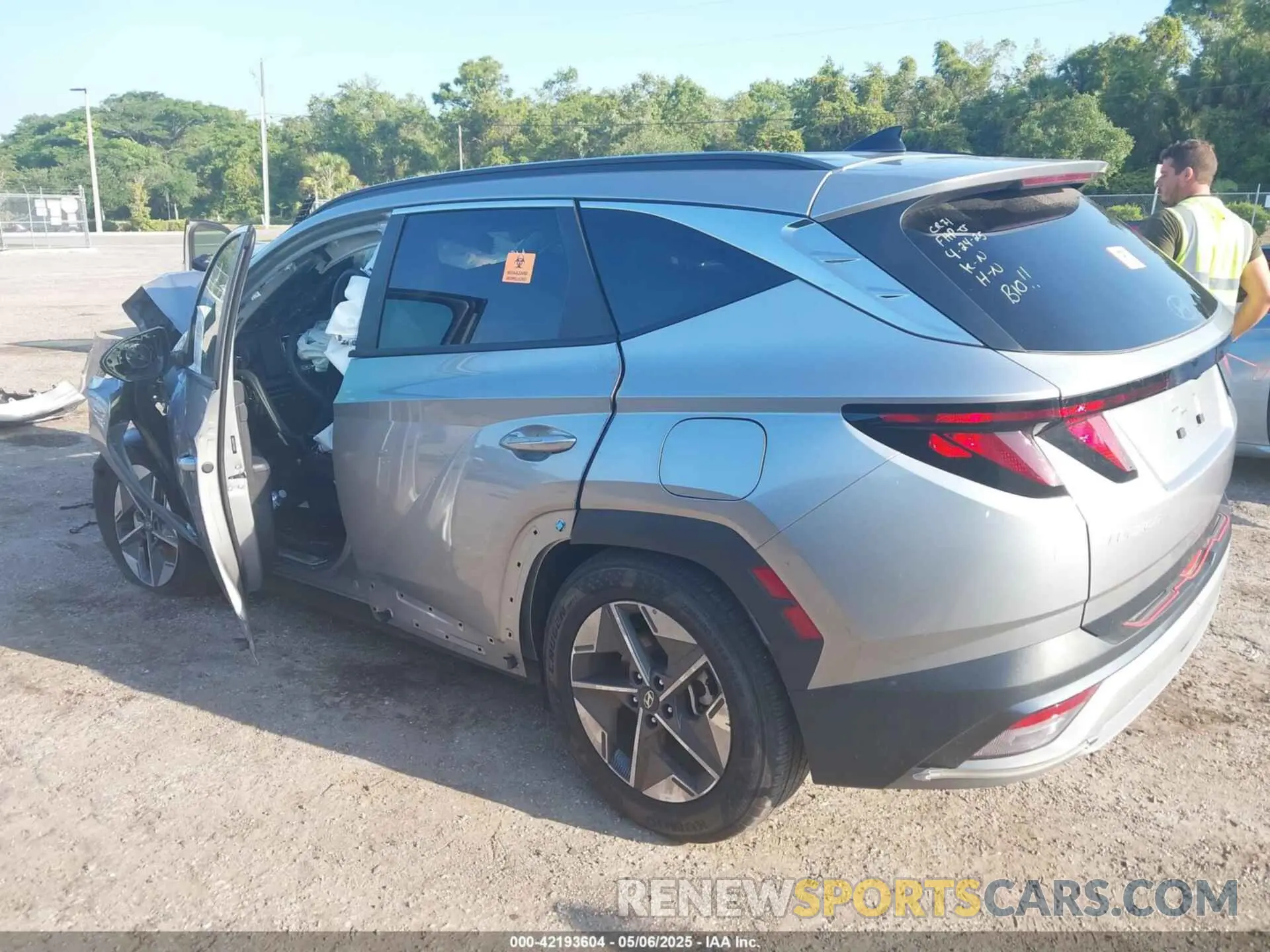 13 fotografías del automóvil dañado 5NMJB3DE9SH445457 HYUNDAI TUCSON 2025