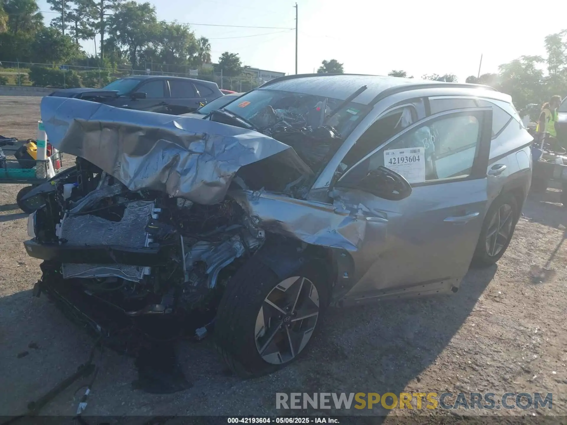 2 fotografías del automóvil dañado 5NMJB3DE9SH445457 HYUNDAI TUCSON 2025