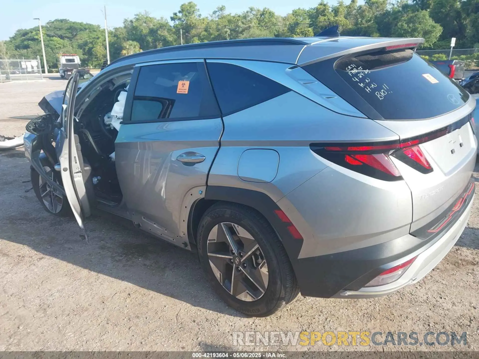 3 fotografías del automóvil dañado 5NMJB3DE9SH445457 HYUNDAI TUCSON 2025
