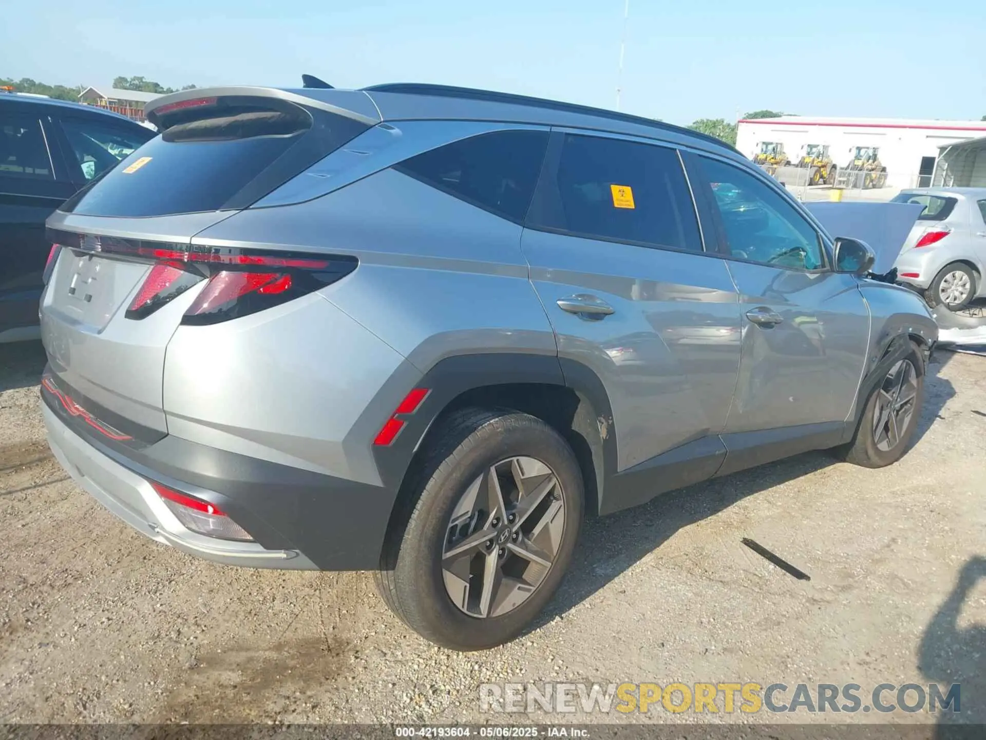 4 fotografías del automóvil dañado 5NMJB3DE9SH445457 HYUNDAI TUCSON 2025
