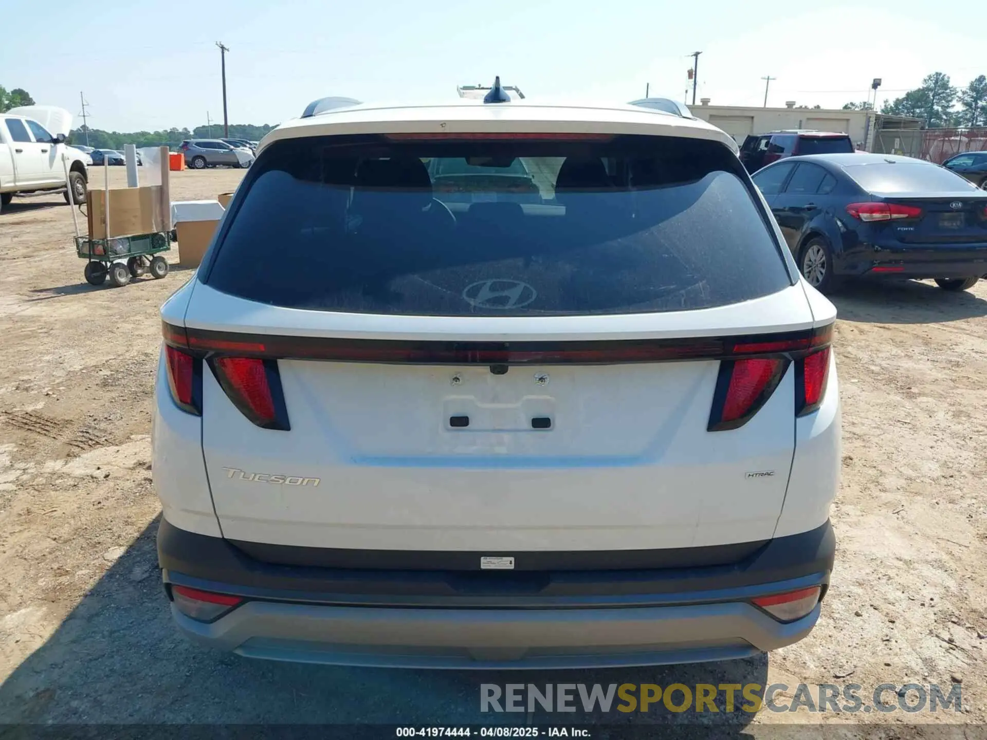 16 fotografías del automóvil dañado 5NMJBCDE0SH466150 HYUNDAI TUCSON 2025