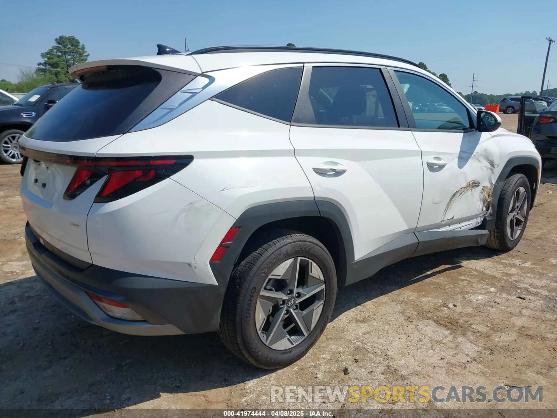 4 fotografías del automóvil dañado 5NMJBCDE0SH466150 HYUNDAI TUCSON 2025