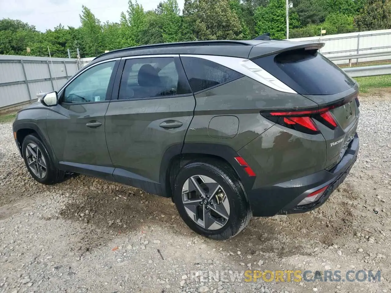 2 fotografías del automóvil dañado 5NMJBCDE0SH477875 HYUNDAI TUCSON 2025