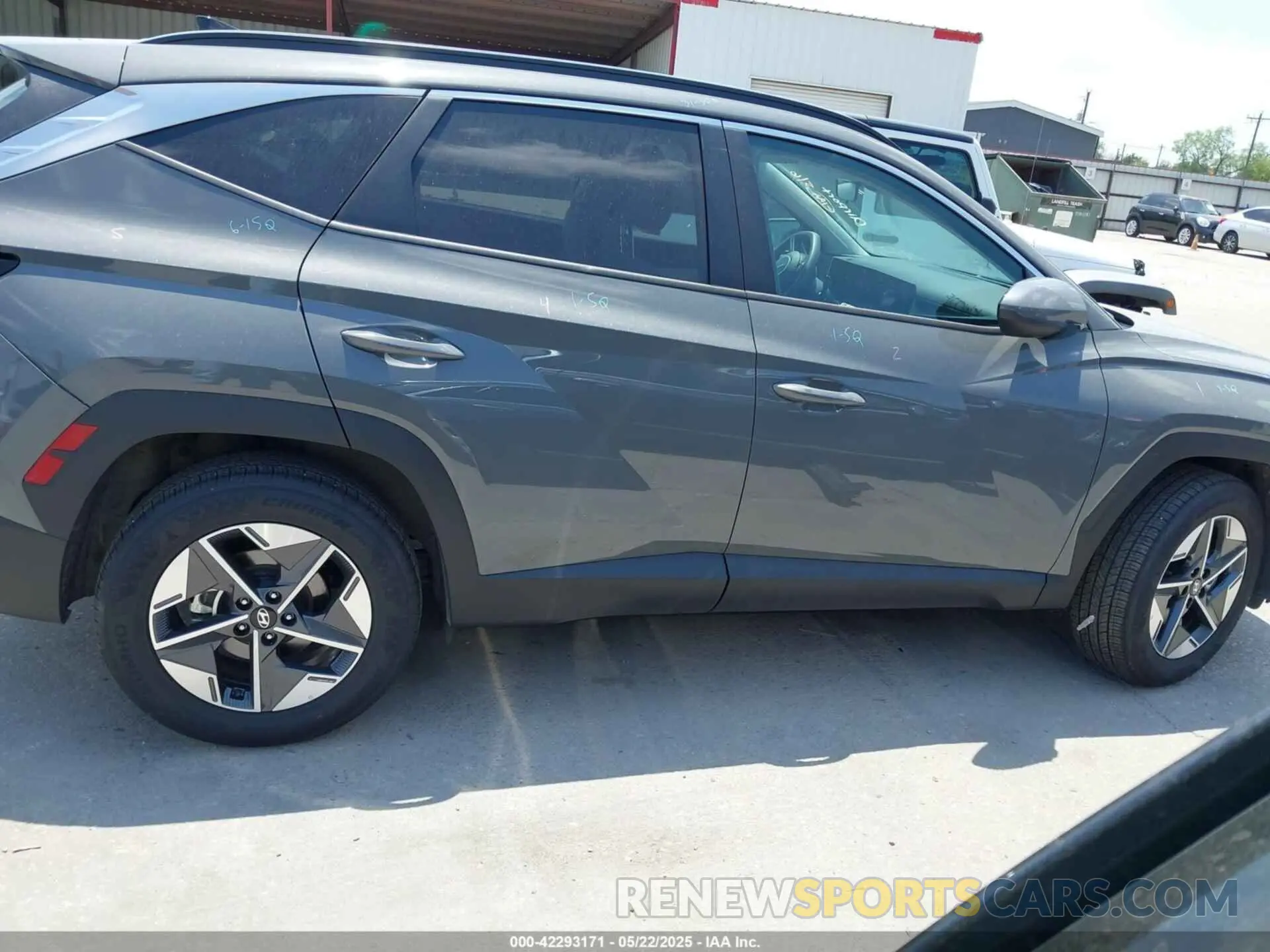 13 fotografías del automóvil dañado 5NMJBCDE3SH508729 HYUNDAI TUCSON 2025