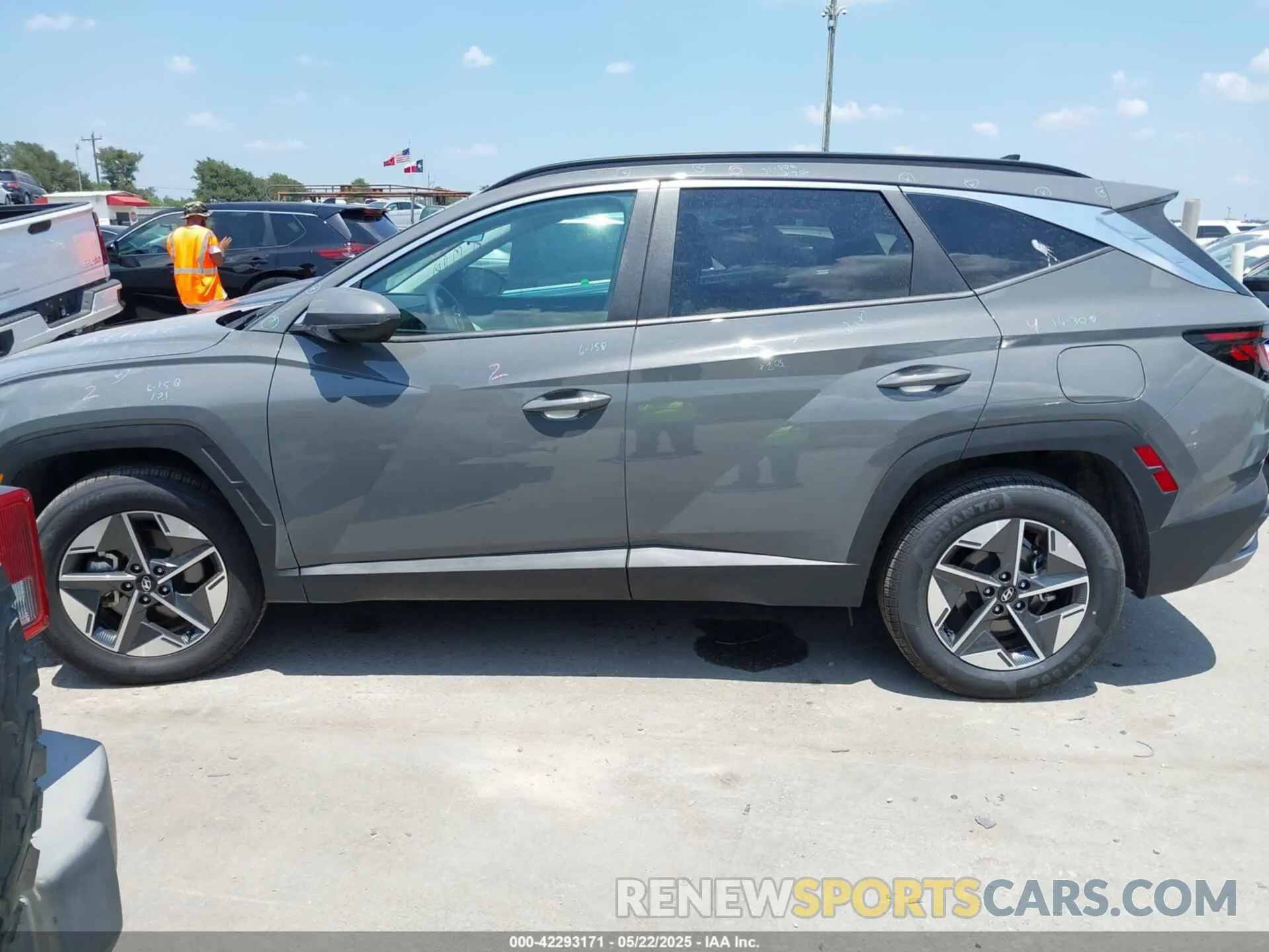 14 fotografías del automóvil dañado 5NMJBCDE3SH508729 HYUNDAI TUCSON 2025