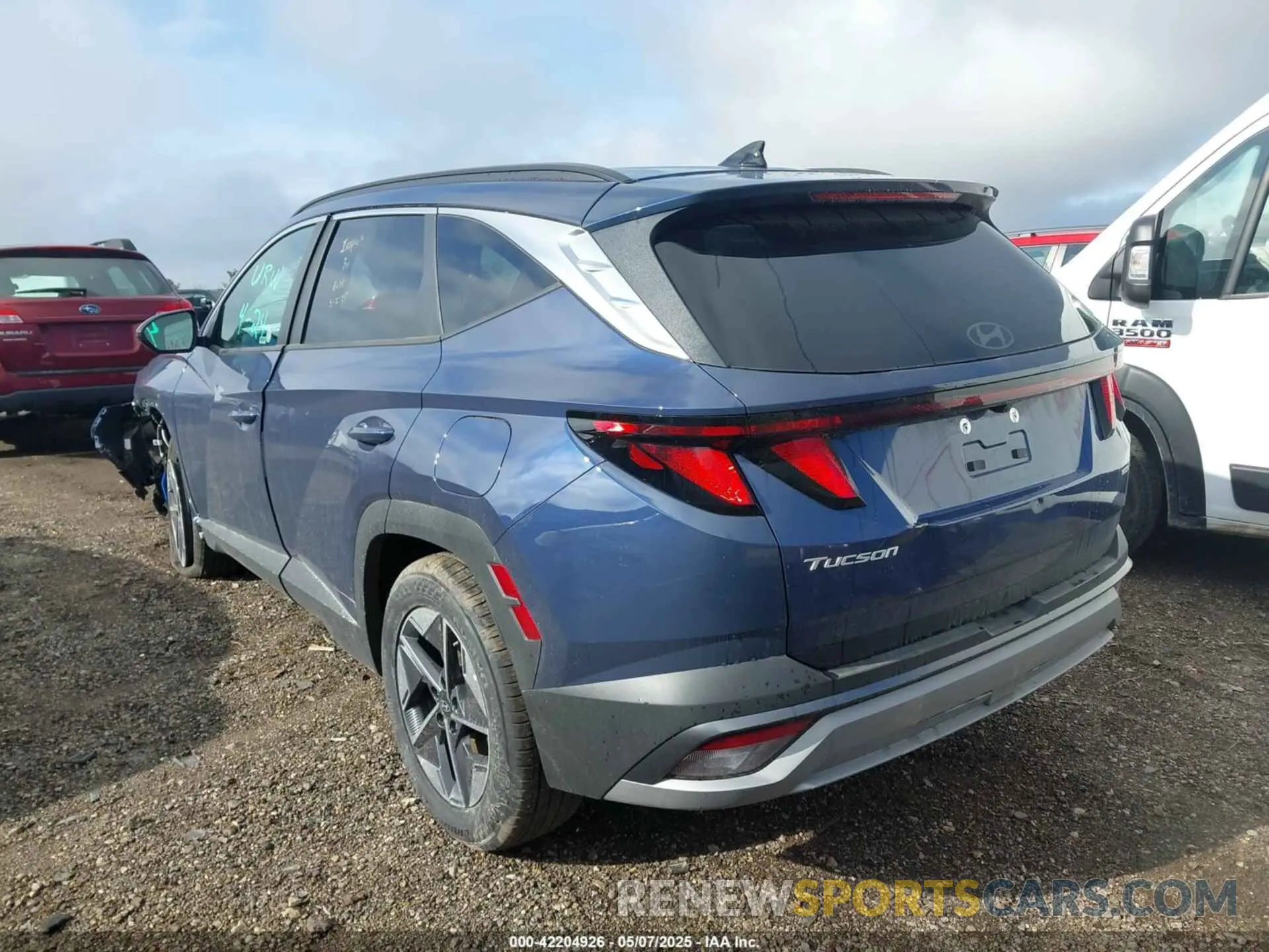3 fotografías del automóvil dañado 5NMJBCDE4SH532473 HYUNDAI TUCSON 2025