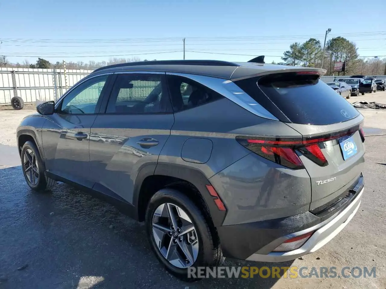 2 fotografías del automóvil dañado 5NMJBCDE7SH505056 HYUNDAI TUCSON 2025