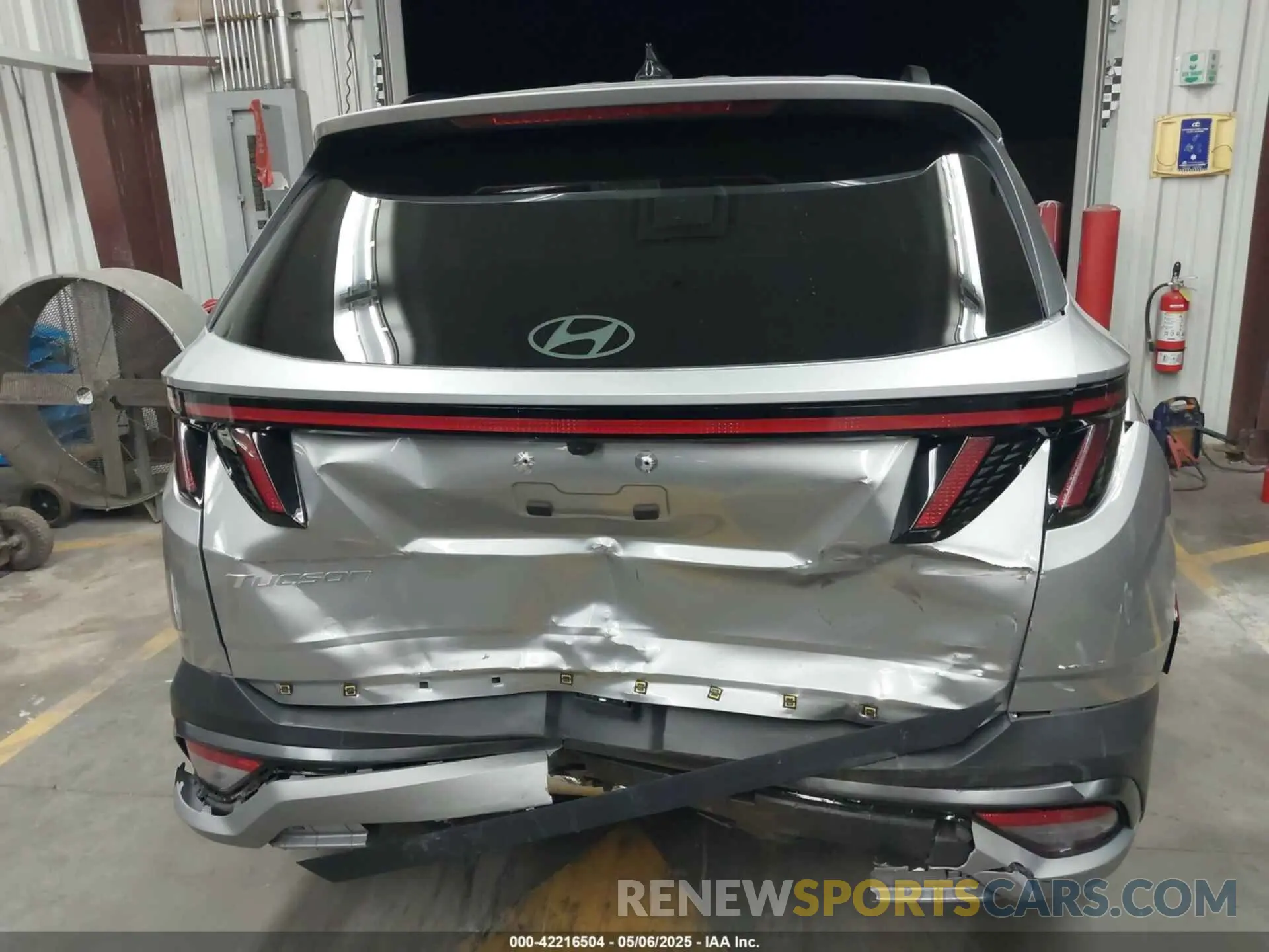 16 fotografías del automóvil dañado 5NMJC3DE2SH445796 HYUNDAI TUCSON 2025