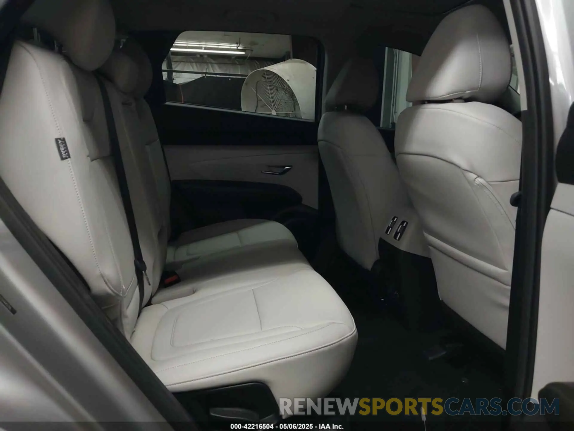 8 fotografías del automóvil dañado 5NMJC3DE2SH445796 HYUNDAI TUCSON 2025