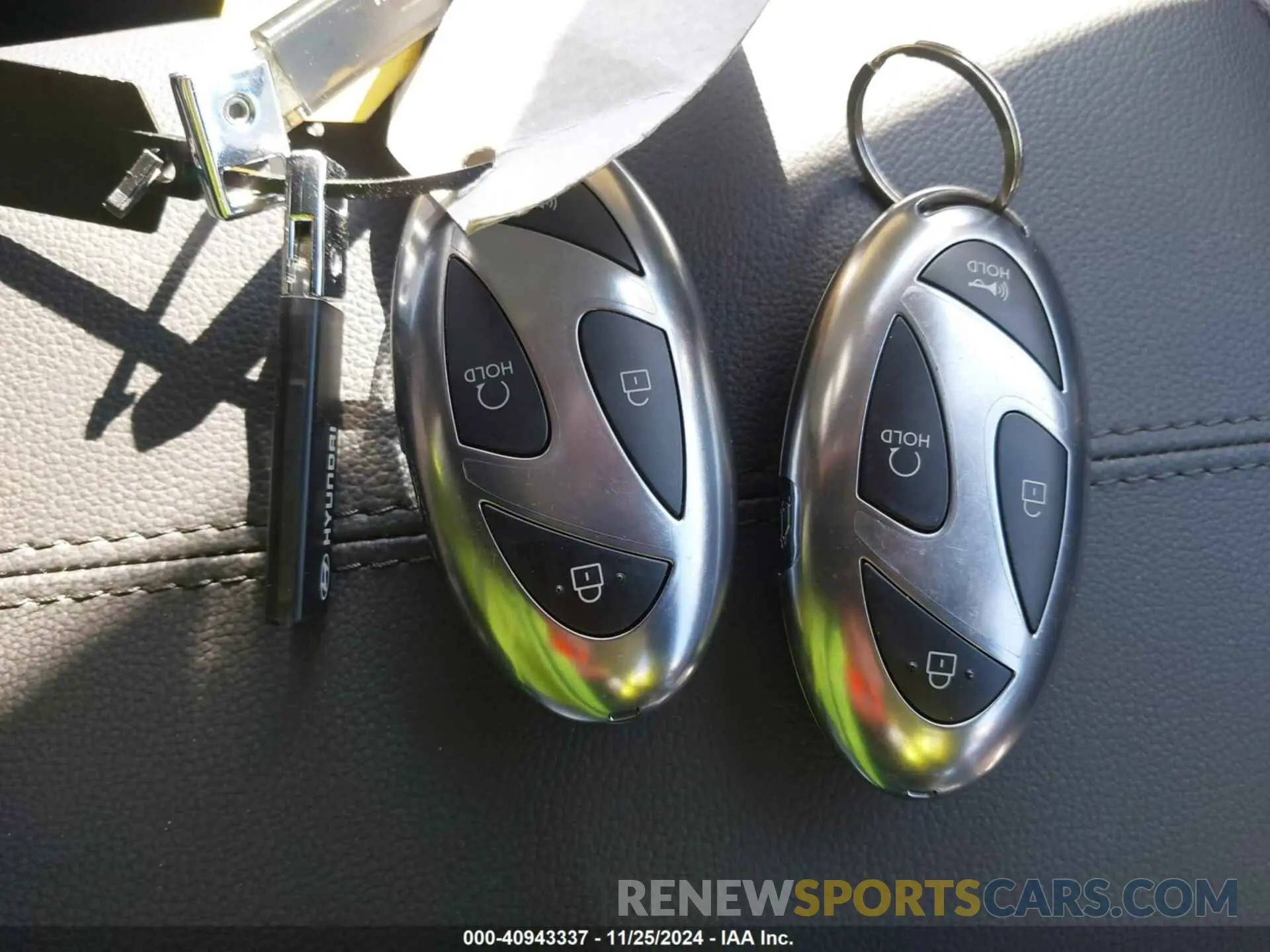 11 fotografías del automóvil dañado 5NMJC3DE6SH463332 HYUNDAI TUCSON 2025