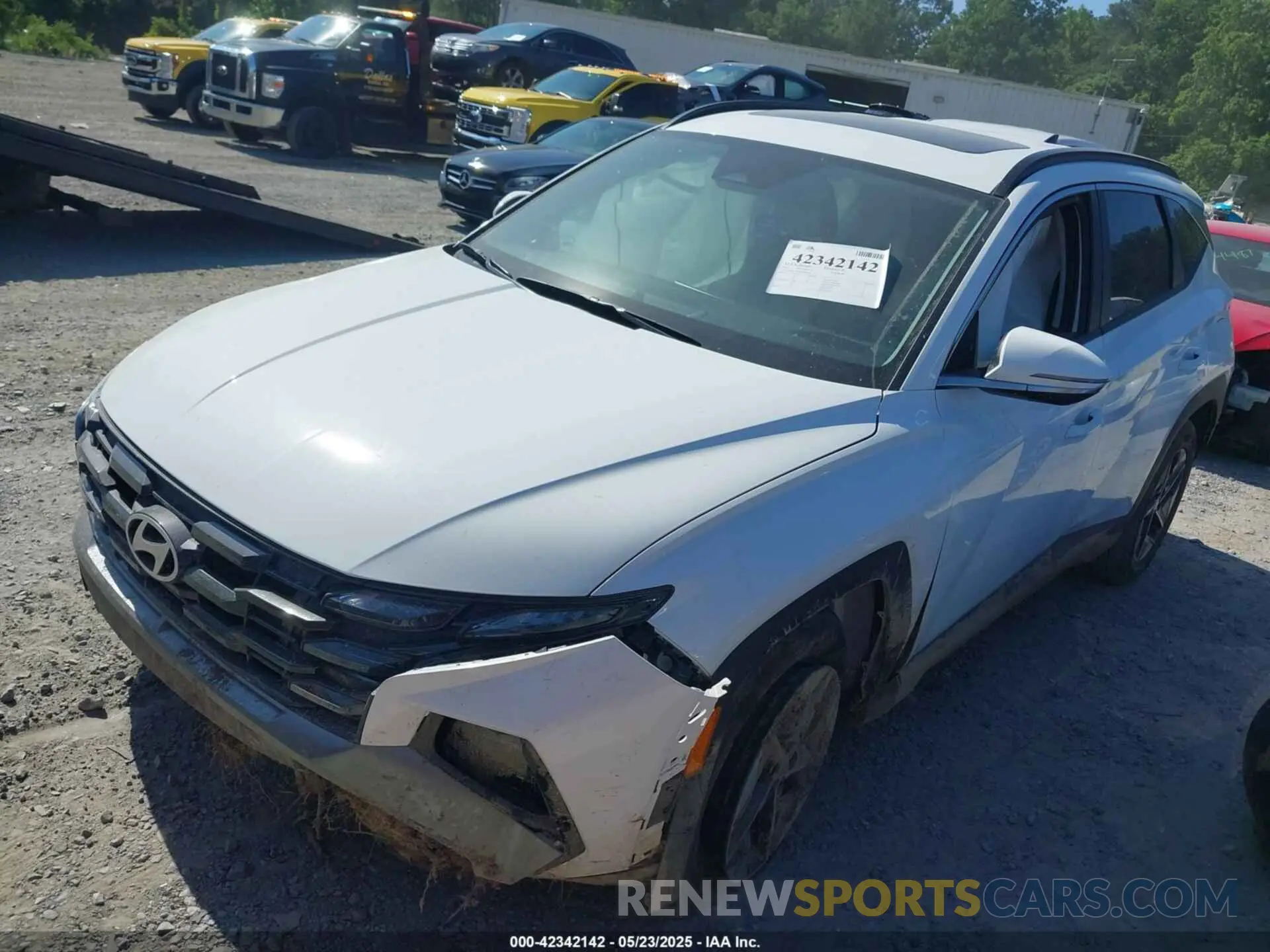 2 fotografías del automóvil dañado 5NMJC3DE7SH448824 HYUNDAI TUCSON 2025