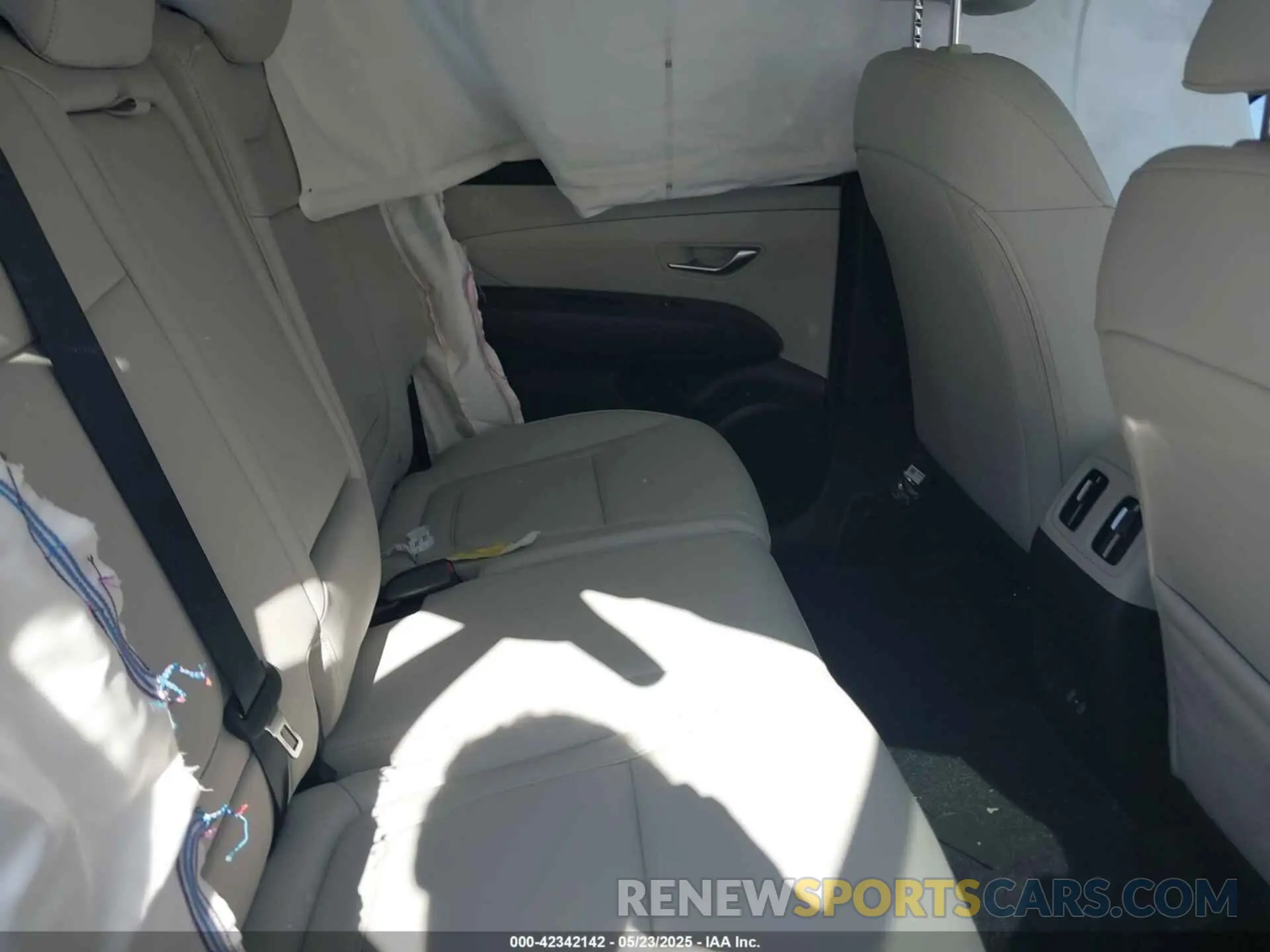 8 fotografías del automóvil dañado 5NMJC3DE7SH448824 HYUNDAI TUCSON 2025