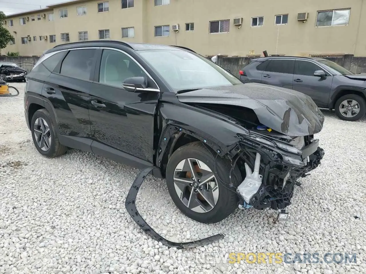 4 fotografías del automóvil dañado 5NMJC3DE9SH490377 HYUNDAI TUCSON 2025