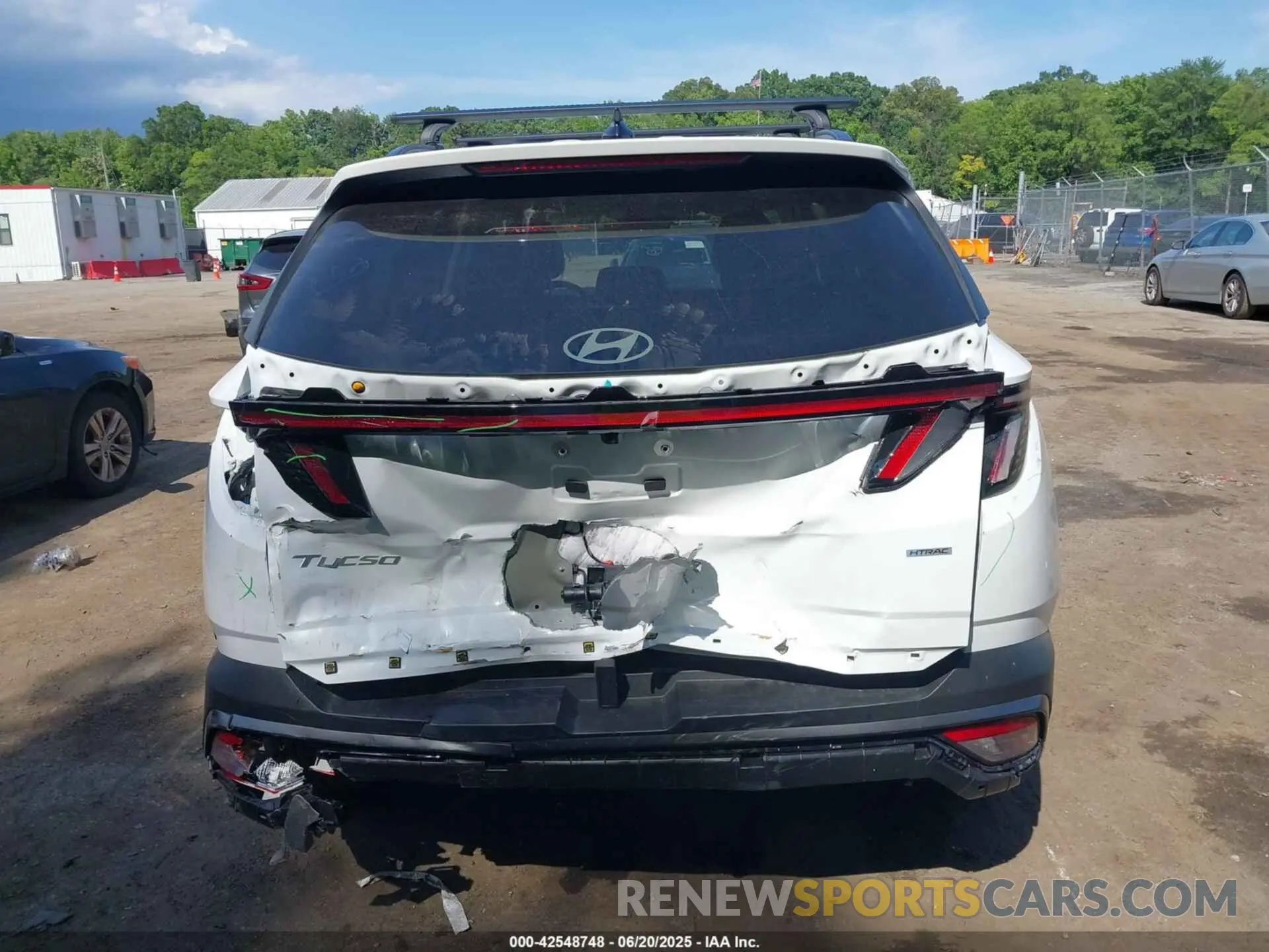17 fotografías del automóvil dañado 5NMJCCDE4SH464267 HYUNDAI TUCSON 2025