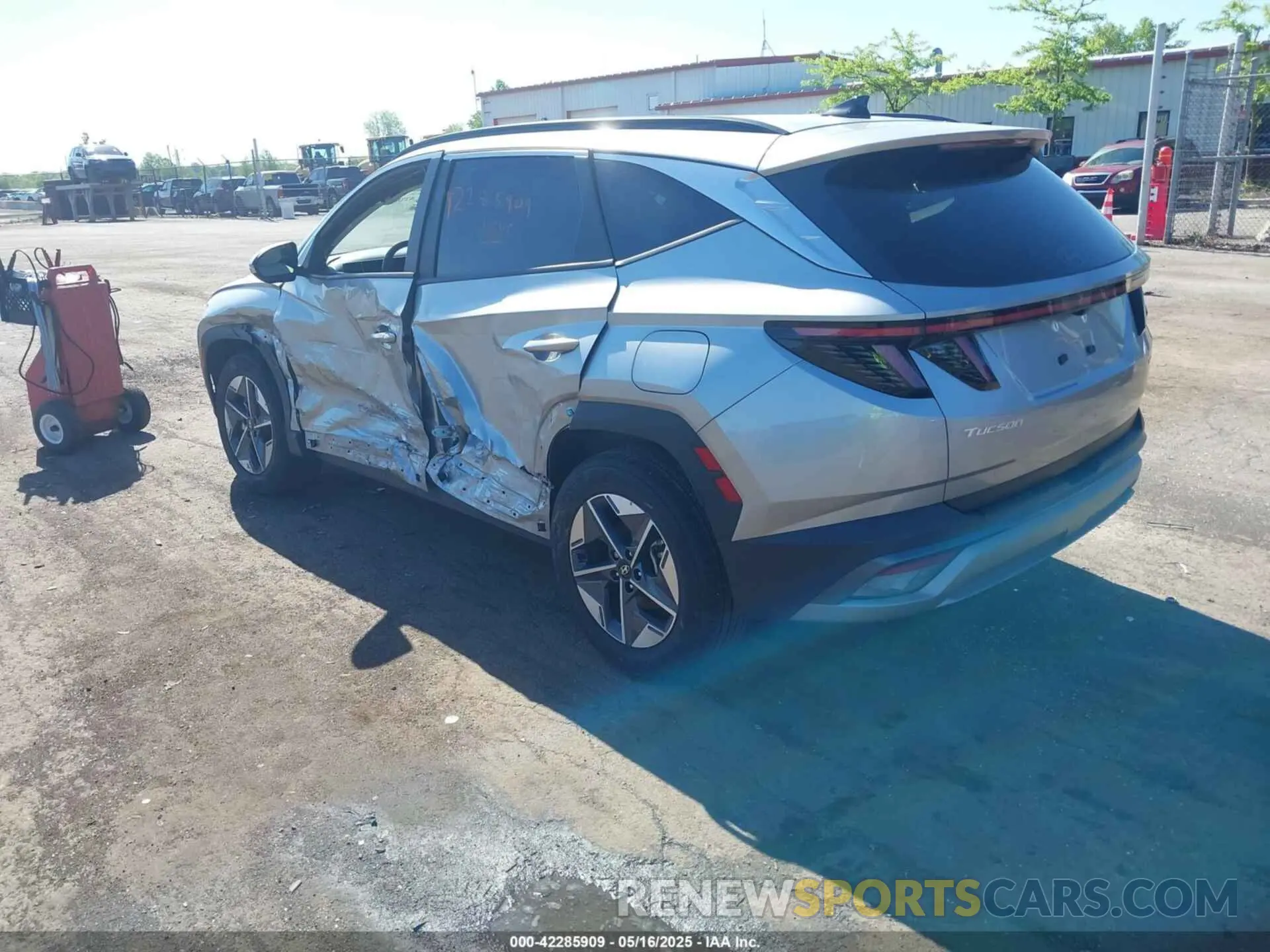 3 fotografías del automóvil dañado 5NMJCCDE8SH453644 HYUNDAI TUCSON 2025