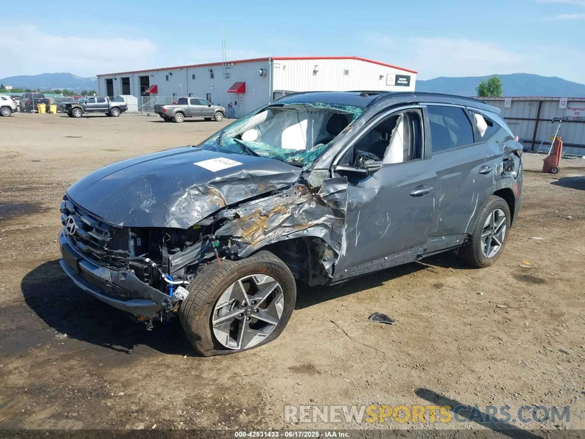 2 fotografías del automóvil dañado 5NMJCCDE9SH451496 HYUNDAI TUCSON 2025