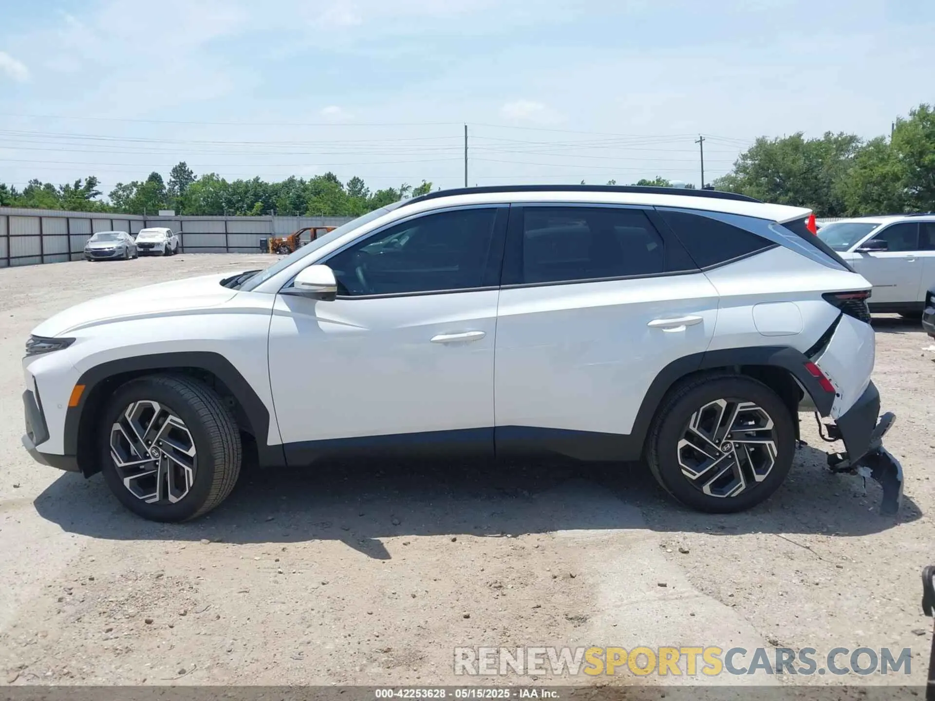 14 fotografías del automóvil dañado 5NMJE3DE6SH494039 HYUNDAI TUCSON 2025