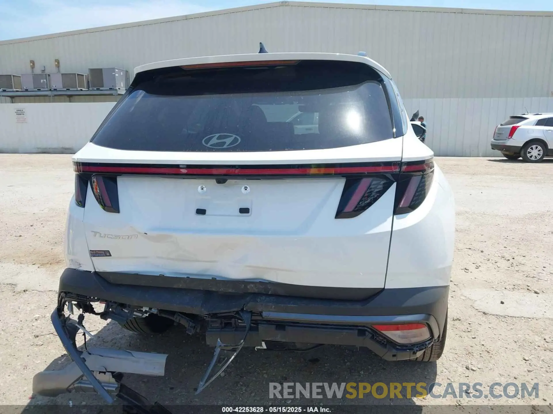 16 fotografías del automóvil dañado 5NMJE3DE6SH494039 HYUNDAI TUCSON 2025