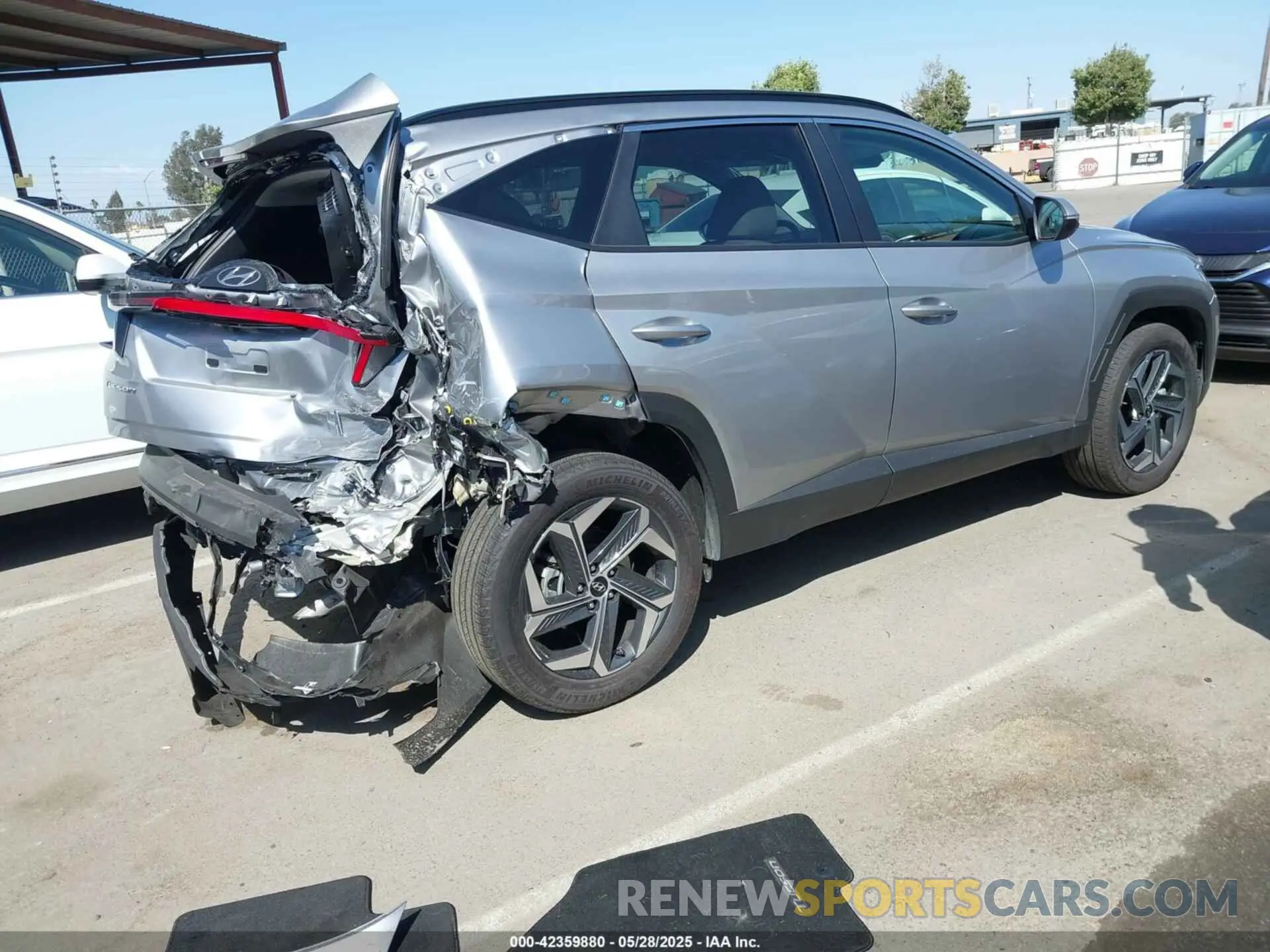 13 fotografías del automóvil dañado KM8JCCD11RU237100 HYUNDAI TUCSON HYBRID 2024
