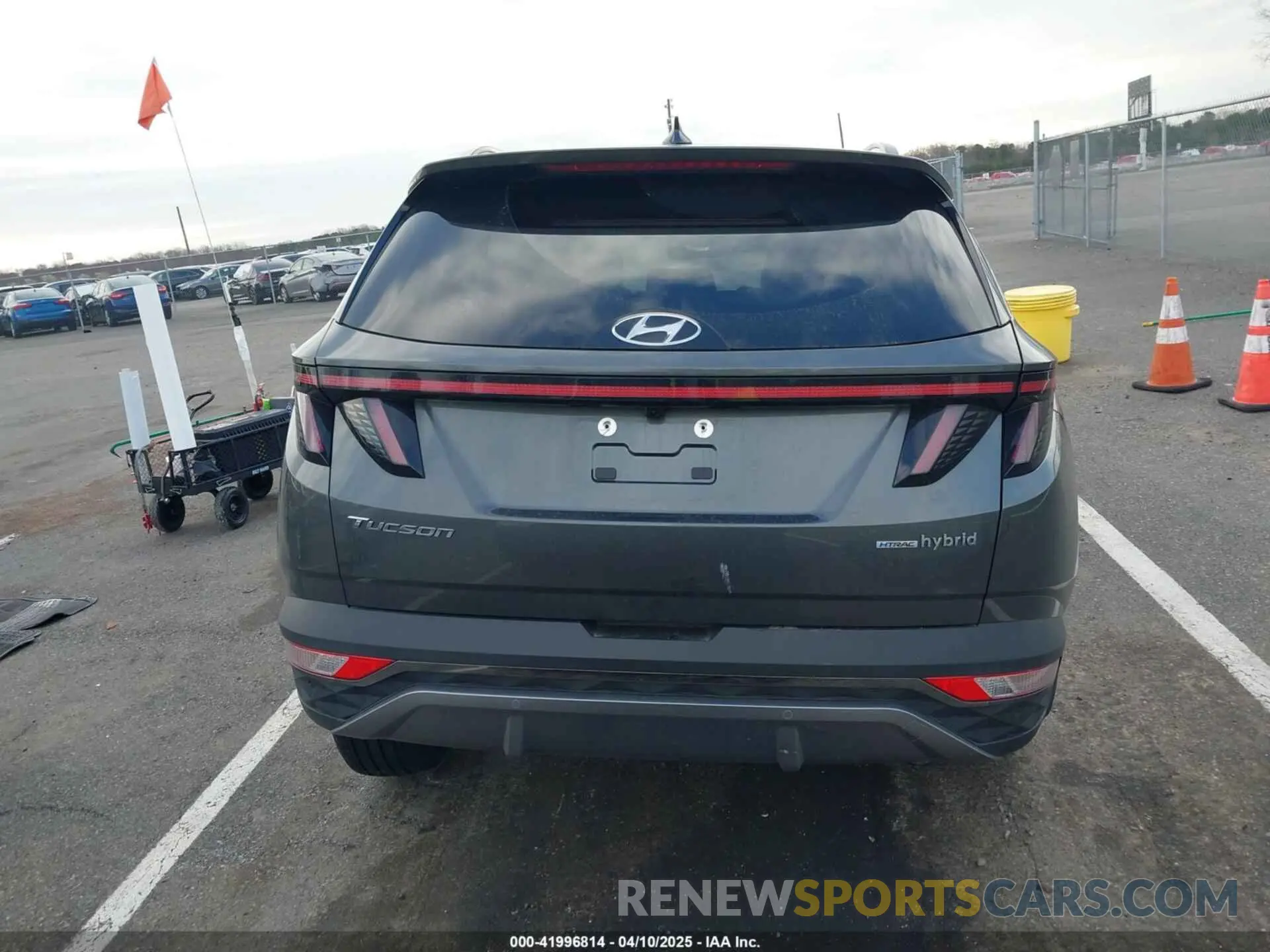 17 fotografías del automóvil dañado KM8JECD17RU217492 HYUNDAI TUCSON HYBRID 2024