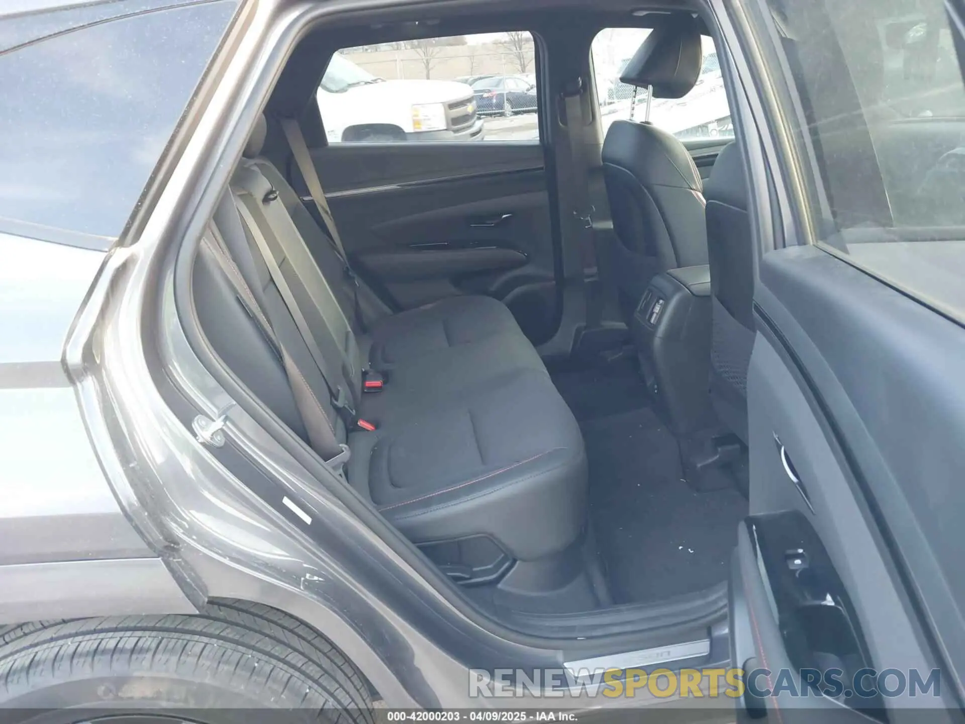 8 fotografías del automóvil dañado KM8JFCD16RU166399 HYUNDAI TUCSON HYBRID 2024