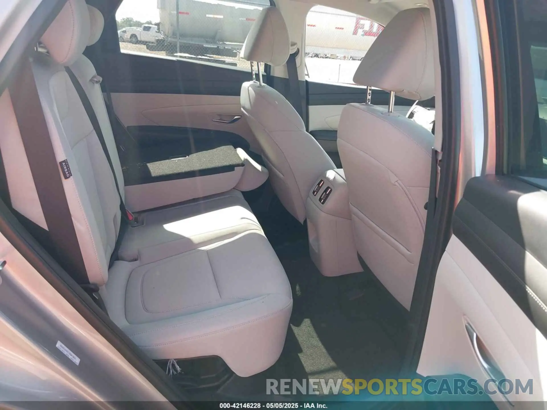 8 fotografías del automóvil dañado KM8JBDD11SU316426 HYUNDAI TUCSON HYBRID 2025