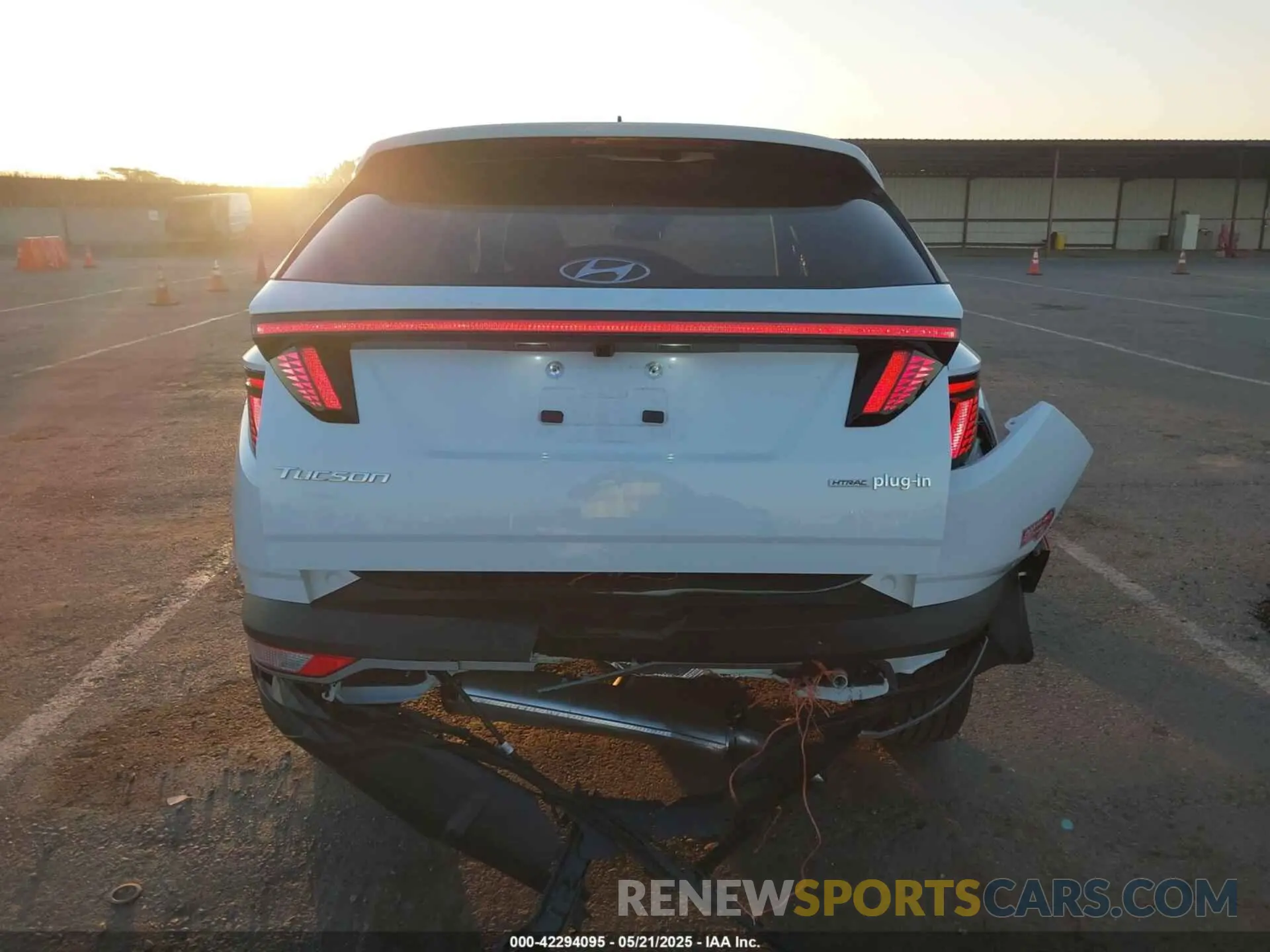 16 fotografías del automóvil dañado KM8JBDA24PU127385 HYUNDAI TUCSON PLUG-IN HYBRID 2023