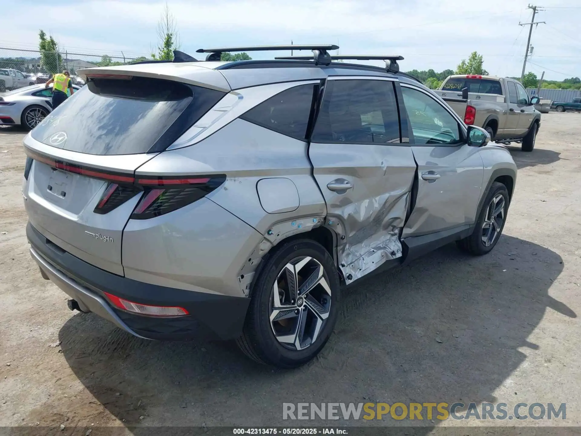 4 fotografías del automóvil dañado KM8JFDA23PU135689 HYUNDAI TUCSON PLUG-IN HYBRID 2023