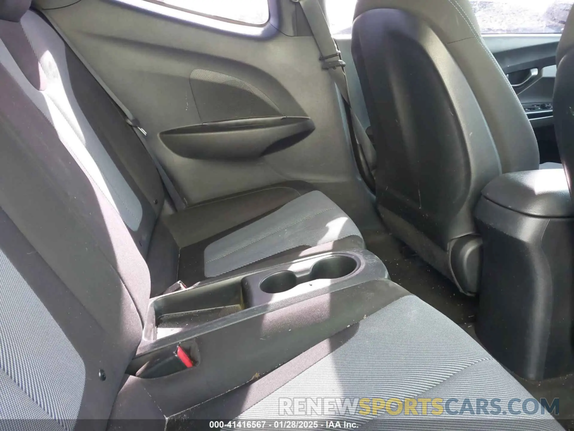 8 fotografías del automóvil dañado KMHTG6AF6KU017262 HYUNDAI VELOSTER 2019