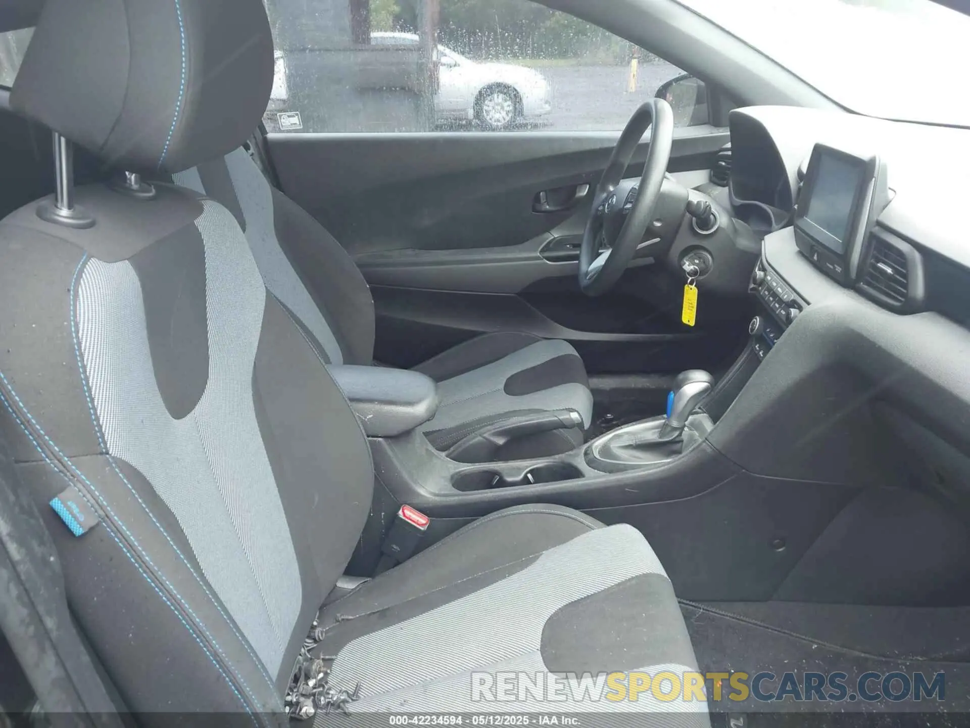 5 fotografías del automóvil dañado KMHTG6AF7KU003810 HYUNDAI VELOSTER 2019