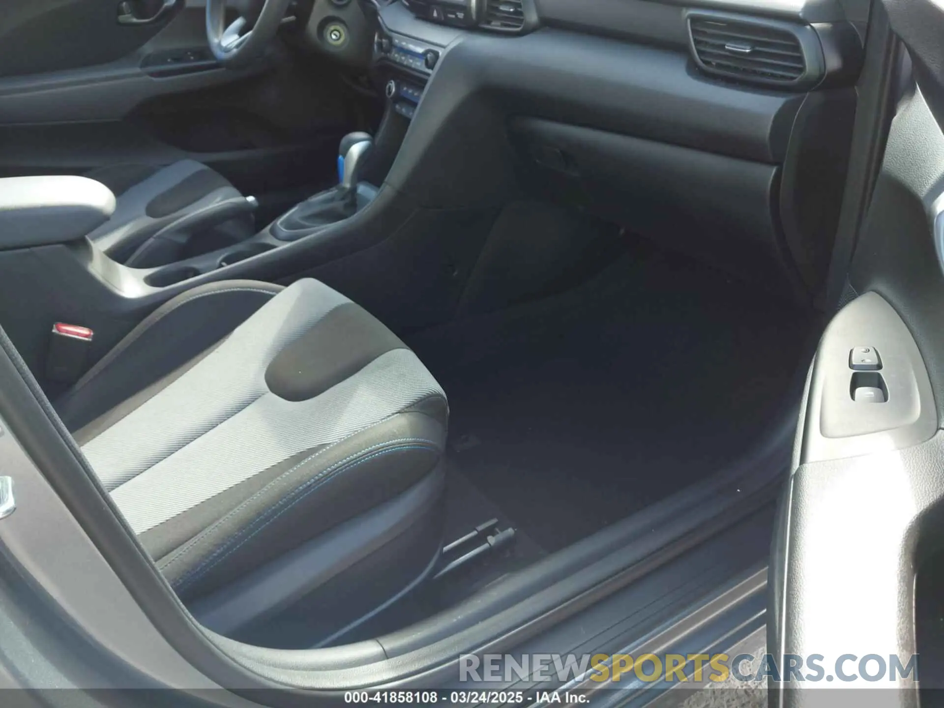 5 fotografías del automóvil dañado KMHTG6AF8KU010975 HYUNDAI VELOSTER 2019