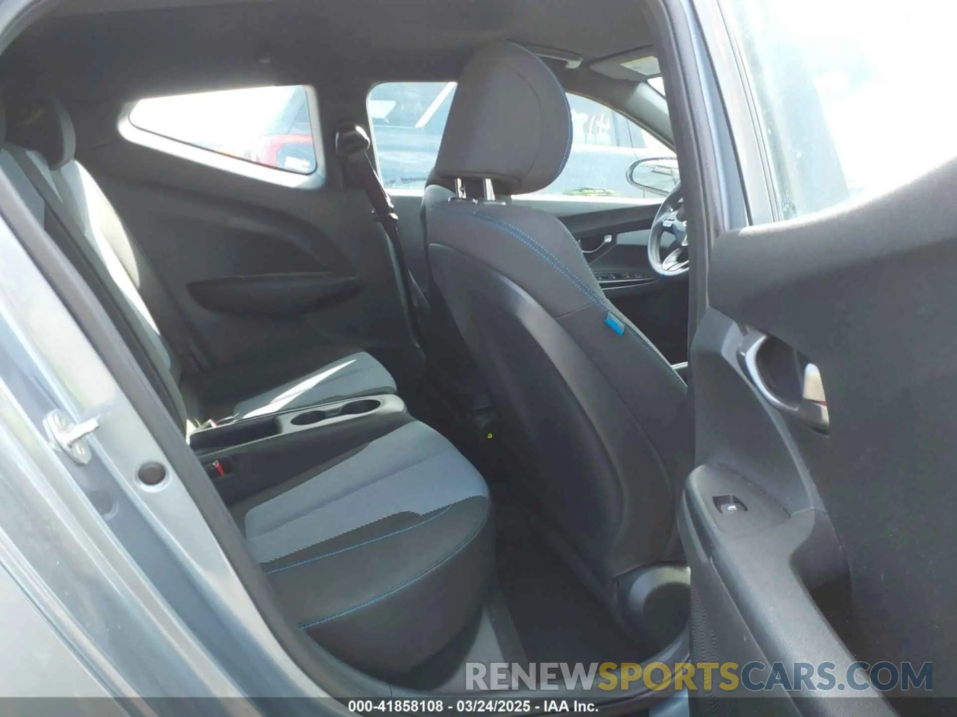 8 fotografías del automóvil dañado KMHTG6AF8KU010975 HYUNDAI VELOSTER 2019